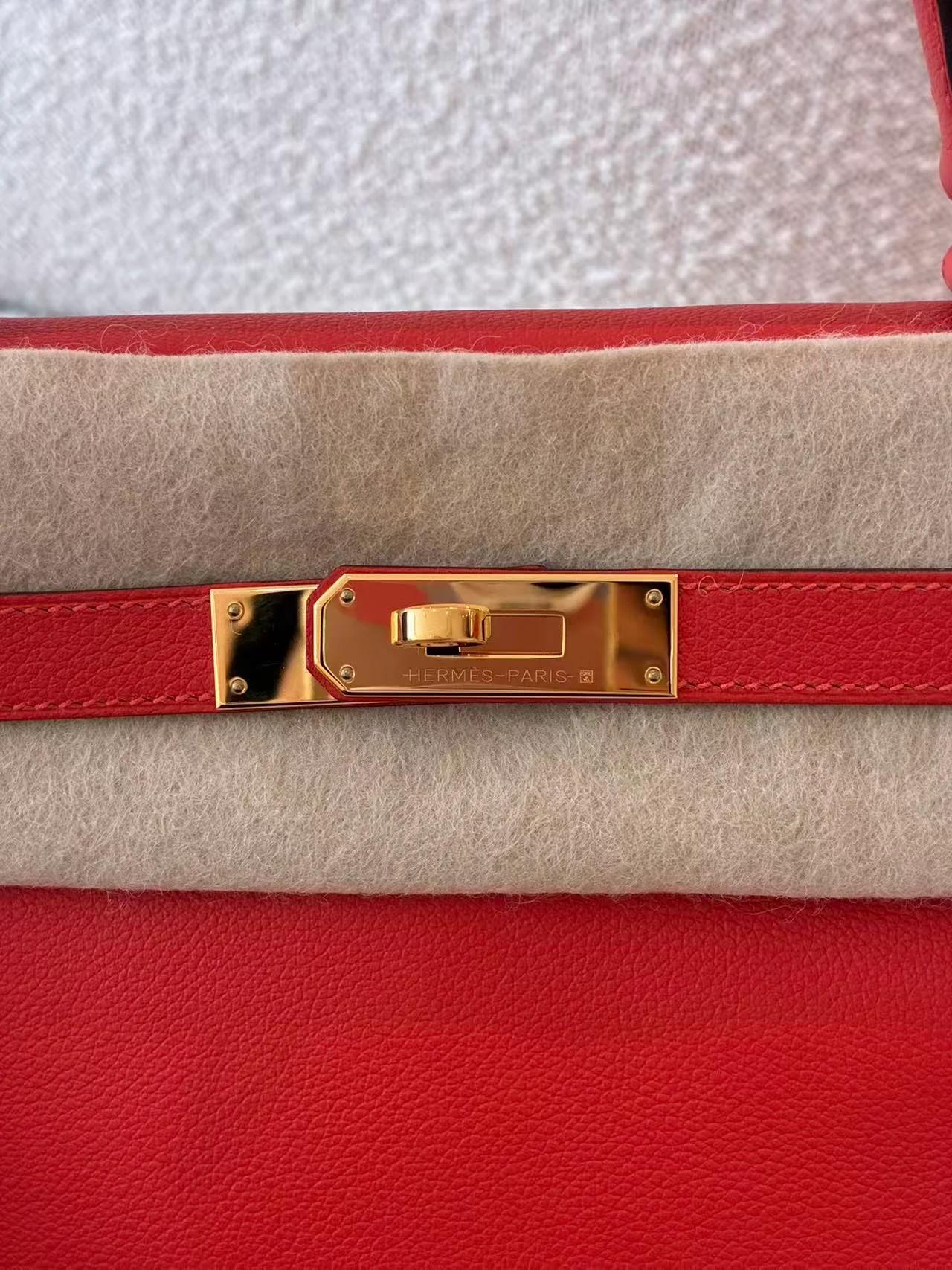 Very Good ( Rank A) HERMÈS Kelly 28 Verso Rouge H (55) Capucine (9T) Evercolor Gold hardware C (2018) - 18