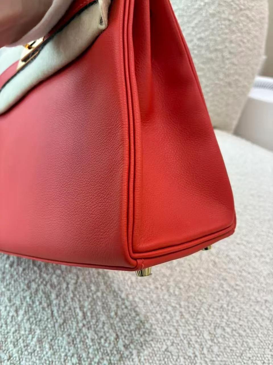 Very Good ( Rank A) HERMÈS Kelly 28 Verso Rouge H (55) Capucine (9T) Evercolor Gold hardware C (2018) - 14