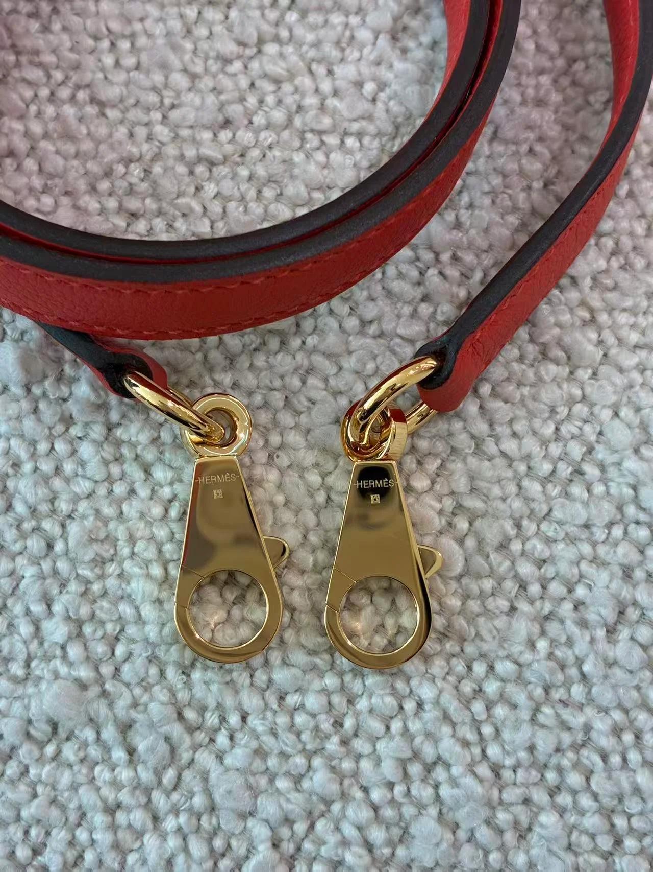 Very Good ( Rank A) HERMÈS Kelly 28 Verso Rouge H (55) Capucine (9T) Evercolor Gold hardware C (2018) - 32