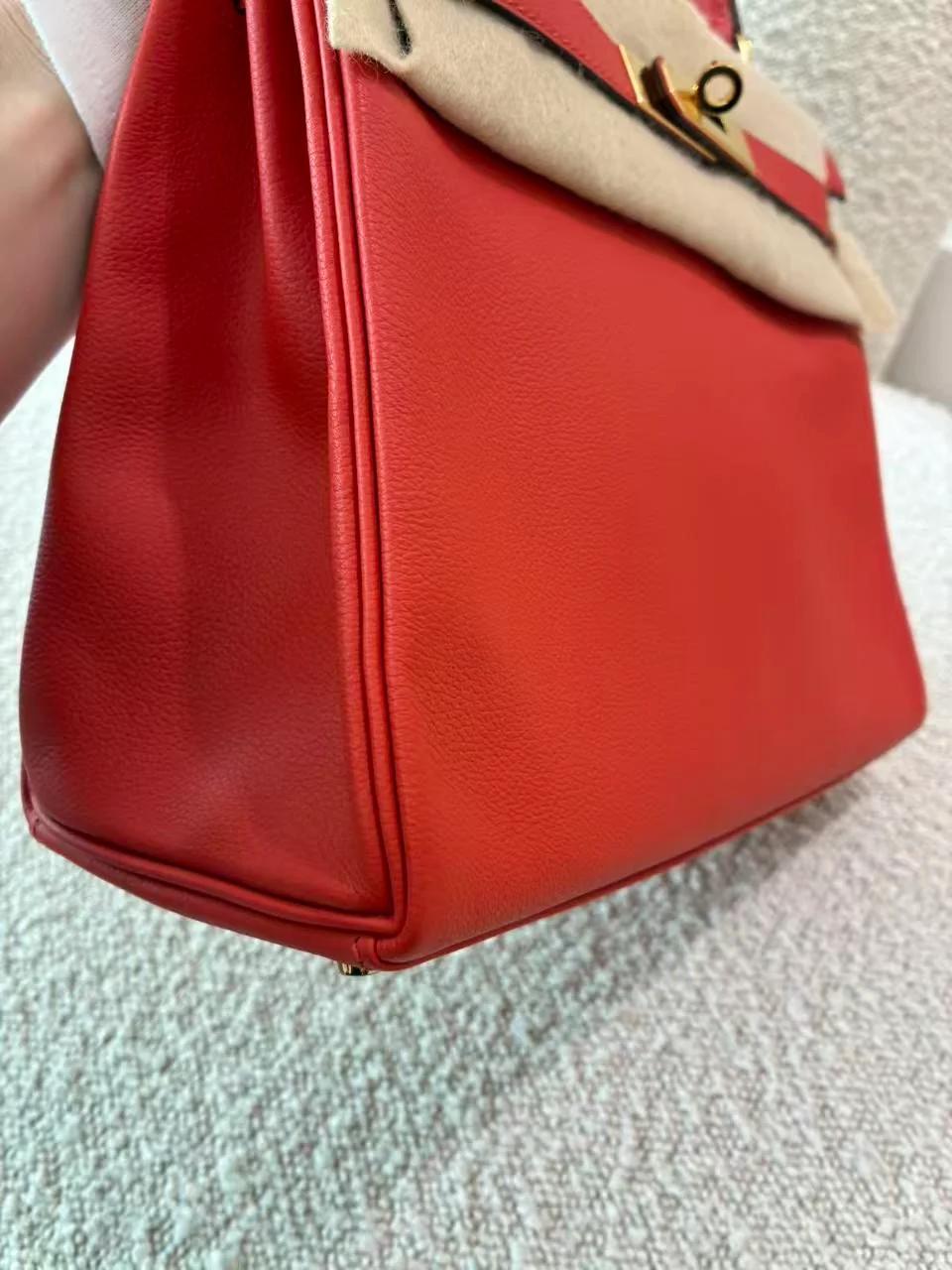 Very Good ( Rank A) HERMÈS Kelly 28 Verso Rouge H (55) Capucine (9T) Evercolor Gold hardware C (2018) - 17