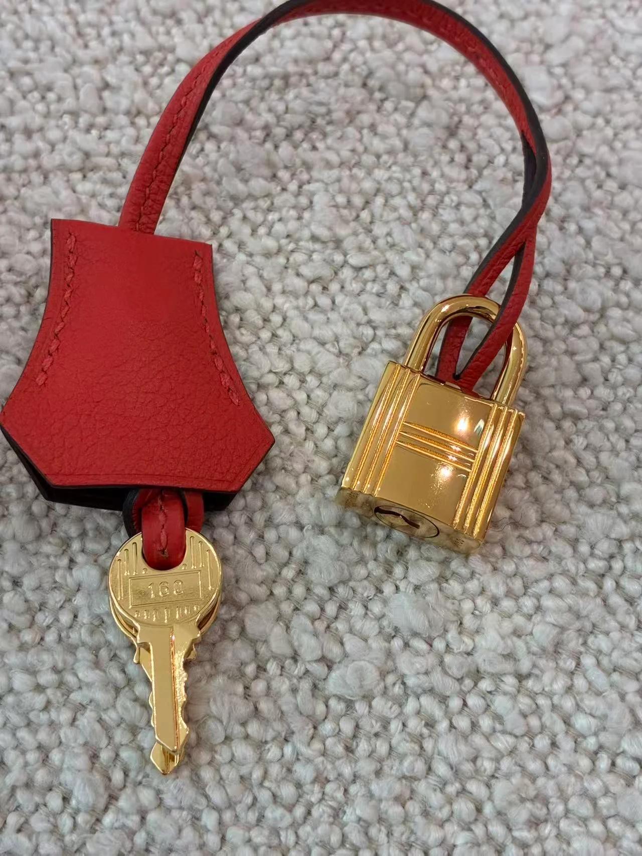 Very Good ( Rank A) HERMÈS Kelly 28 Verso Rouge H (55) Capucine (9T) Evercolor Gold hardware C (2018) - 29