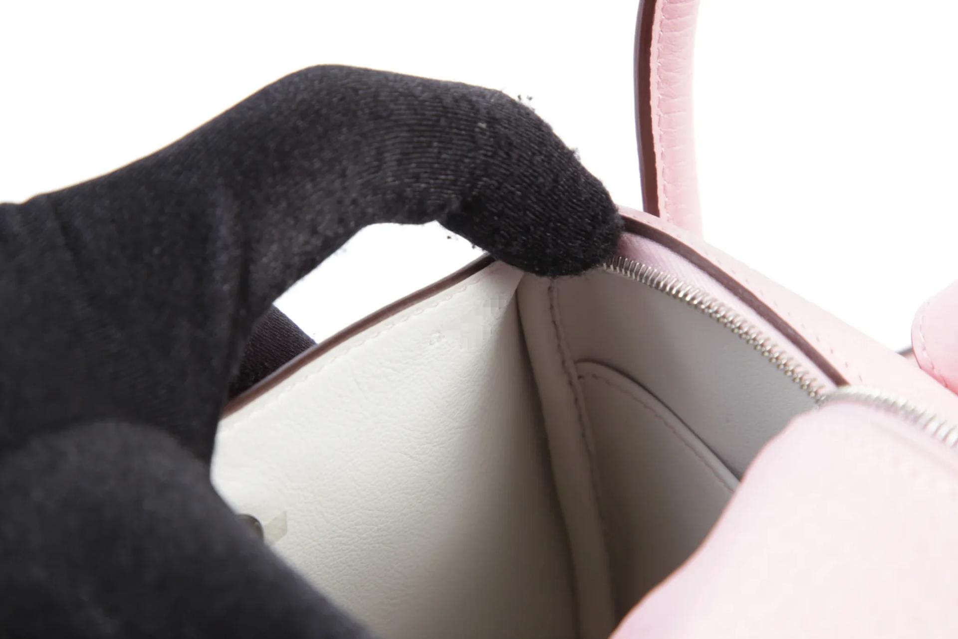 Brand New ( Rank N ) HERMÈS Mini Lindy Verso Rose Sakura (3Q) Gris Pale (M4) Clemence Palladium hardware G (2026) - 11