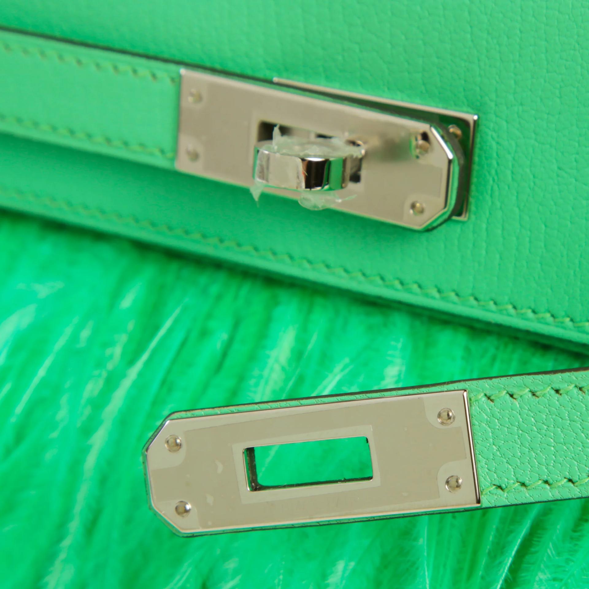 Excellent ( Rank SA ) HERMÈS Limited Edition Kelly Elan Vert Comics (0Z) Chevre Ostrich feather Palladium hardware B (2023) - 3