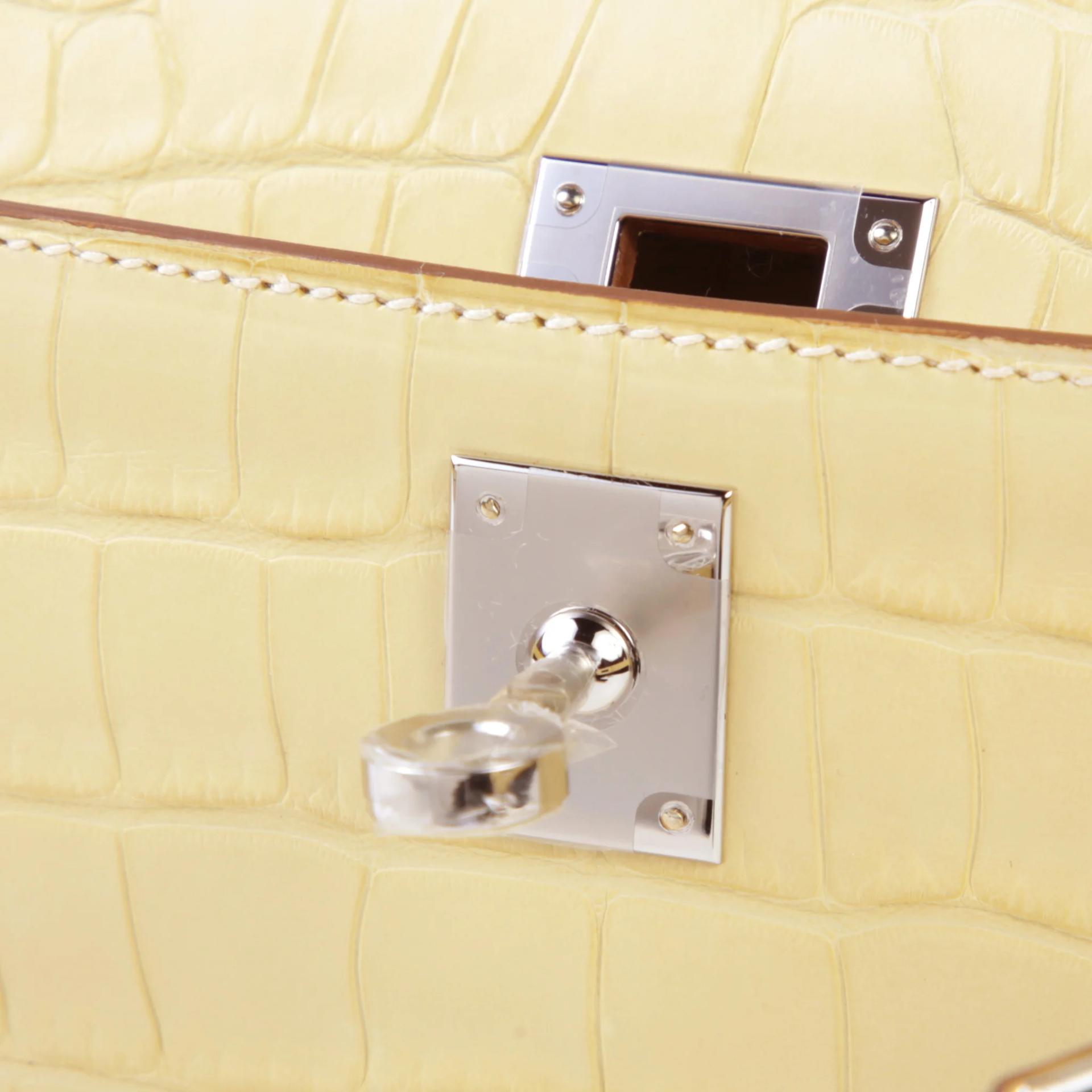 Brand New ( Rank N ) HERMÈS Kelly Pochette Vanille (Y1) Matte Alligator Palladium hardware G (2026) - 7
