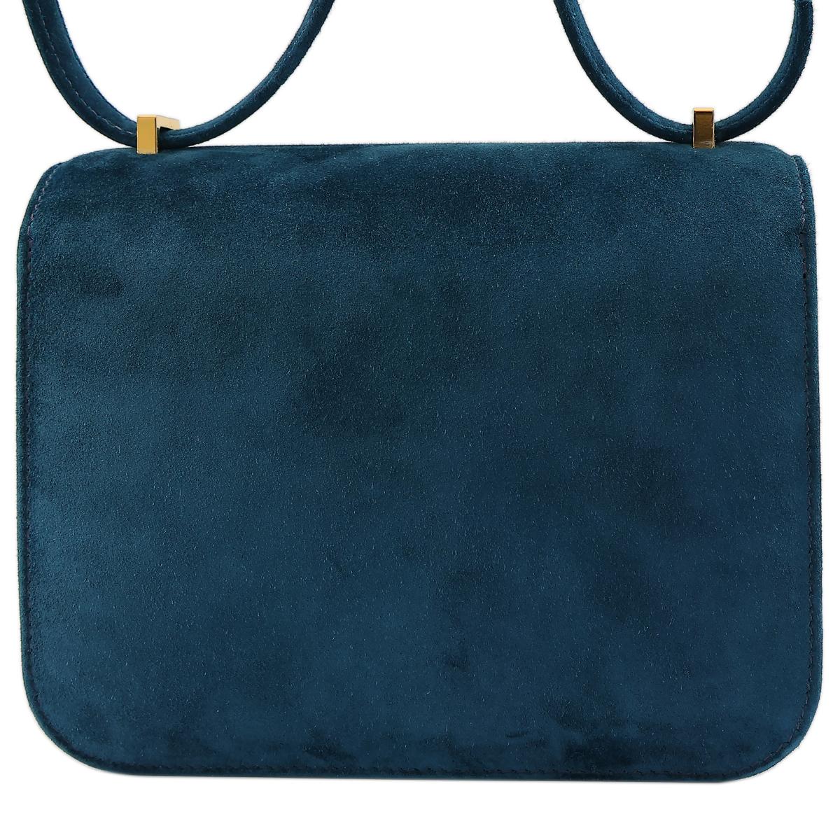 HERMÈS Constance Mini 19 shoulder bag in Blue Ocean Doblis suede with Gold hardware - 3