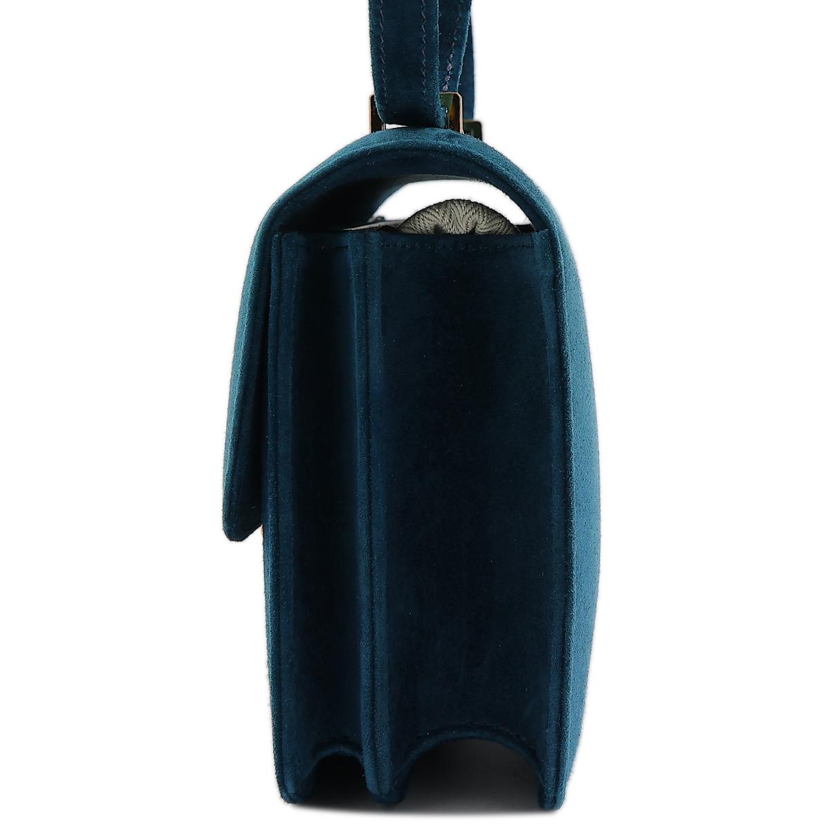 HERMÈS Constance Mini 19 shoulder bag in Blue Ocean Doblis suede with Gold hardware - 5