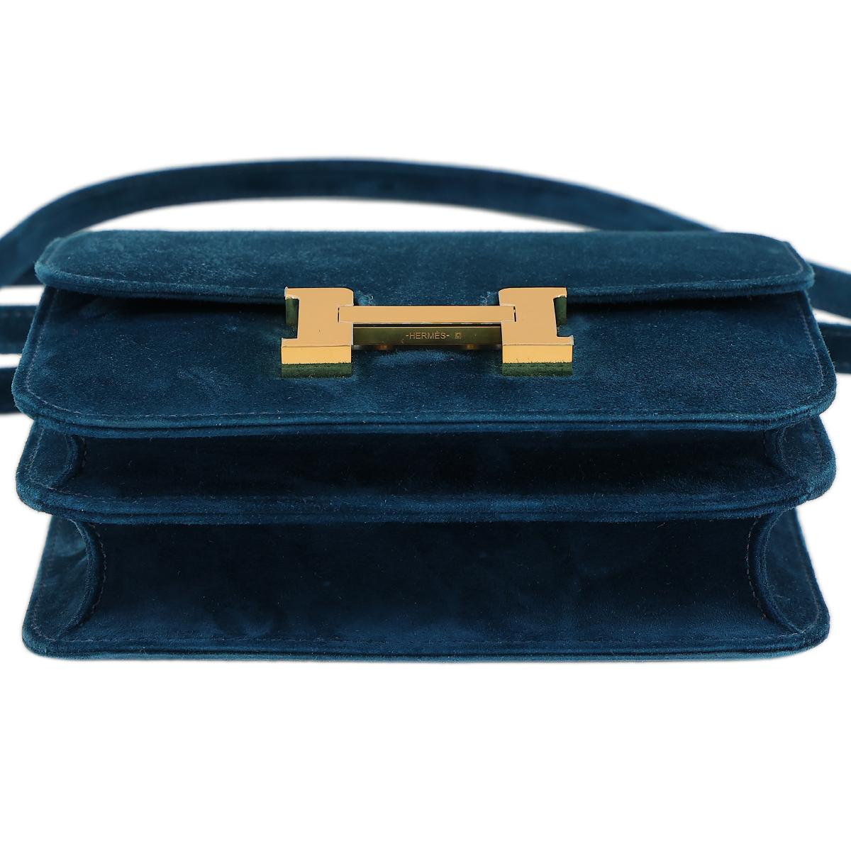 HERMÈS Constance Mini 19 shoulder bag in Blue Ocean Doblis suede with Gold hardware - 7