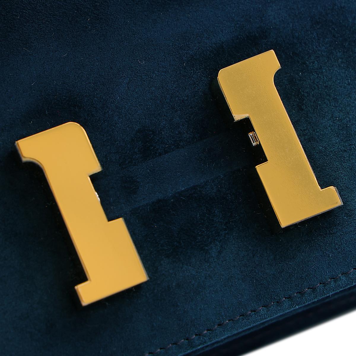 HERMÈS Constance Mini 19 shoulder bag in Blue Ocean Doblis suede with Gold hardware - 13