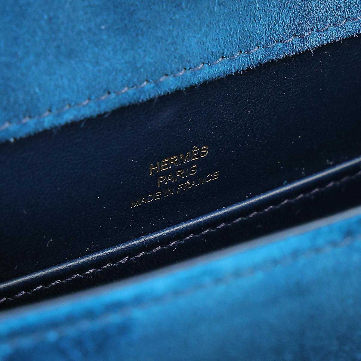 HERMÈS Constance Mini 19 shoulder bag in Blue Ocean Doblis suede with Gold hardware - 17