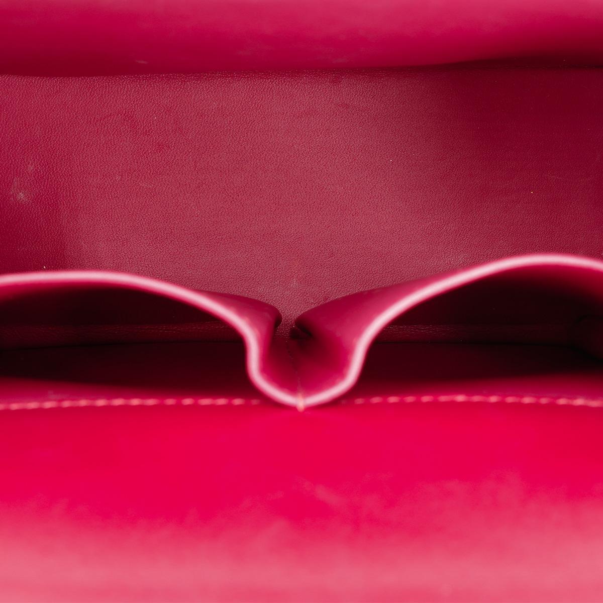 HERMÈS Cinhetic Box Bag in Rubis Tadelakt leather with Palladium hardware - 17