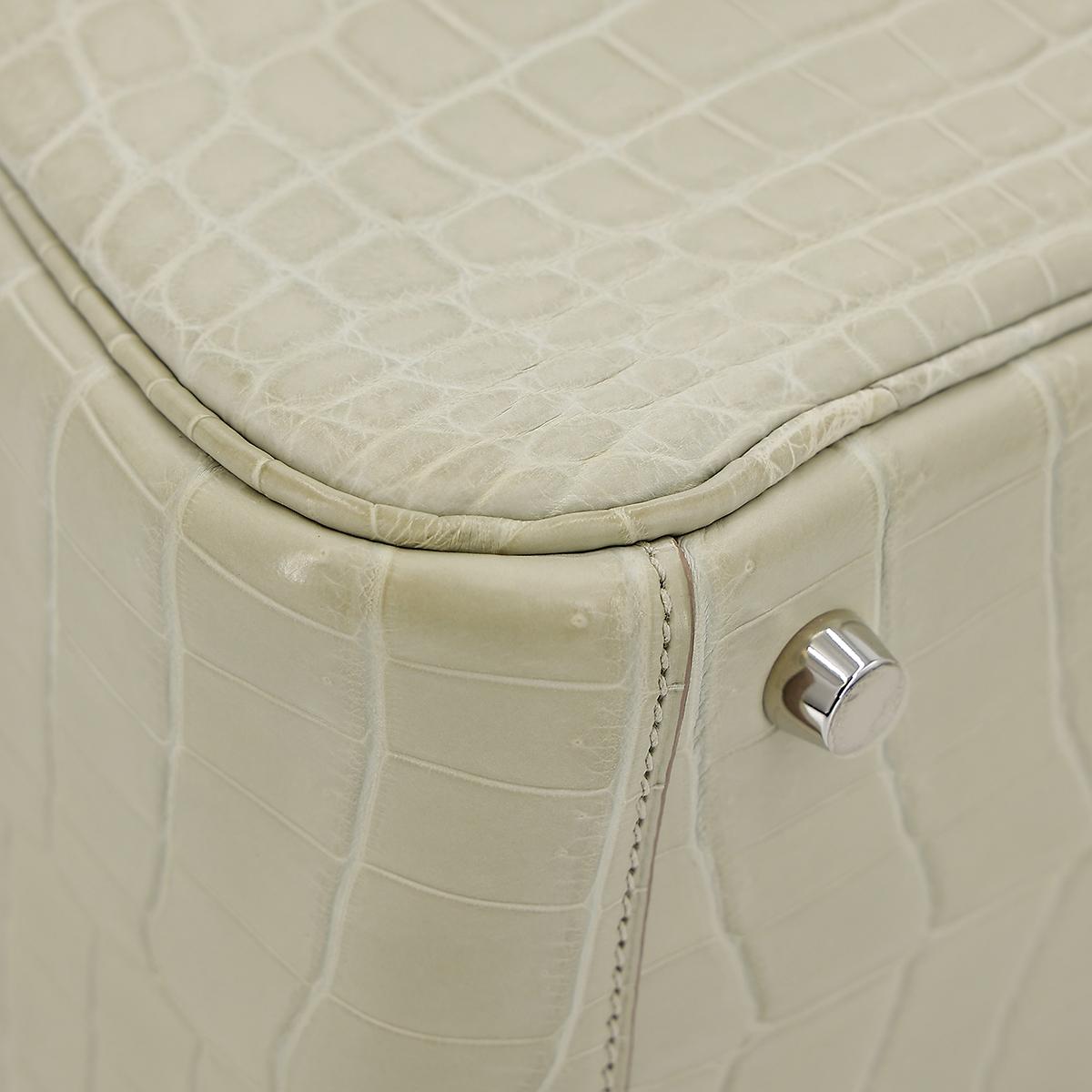 Very Good ( Rank A) HERMÈS Lindy 26 Beton (8L) Matte Niloticus Crocodile Palladium hardware X (2016) - 10