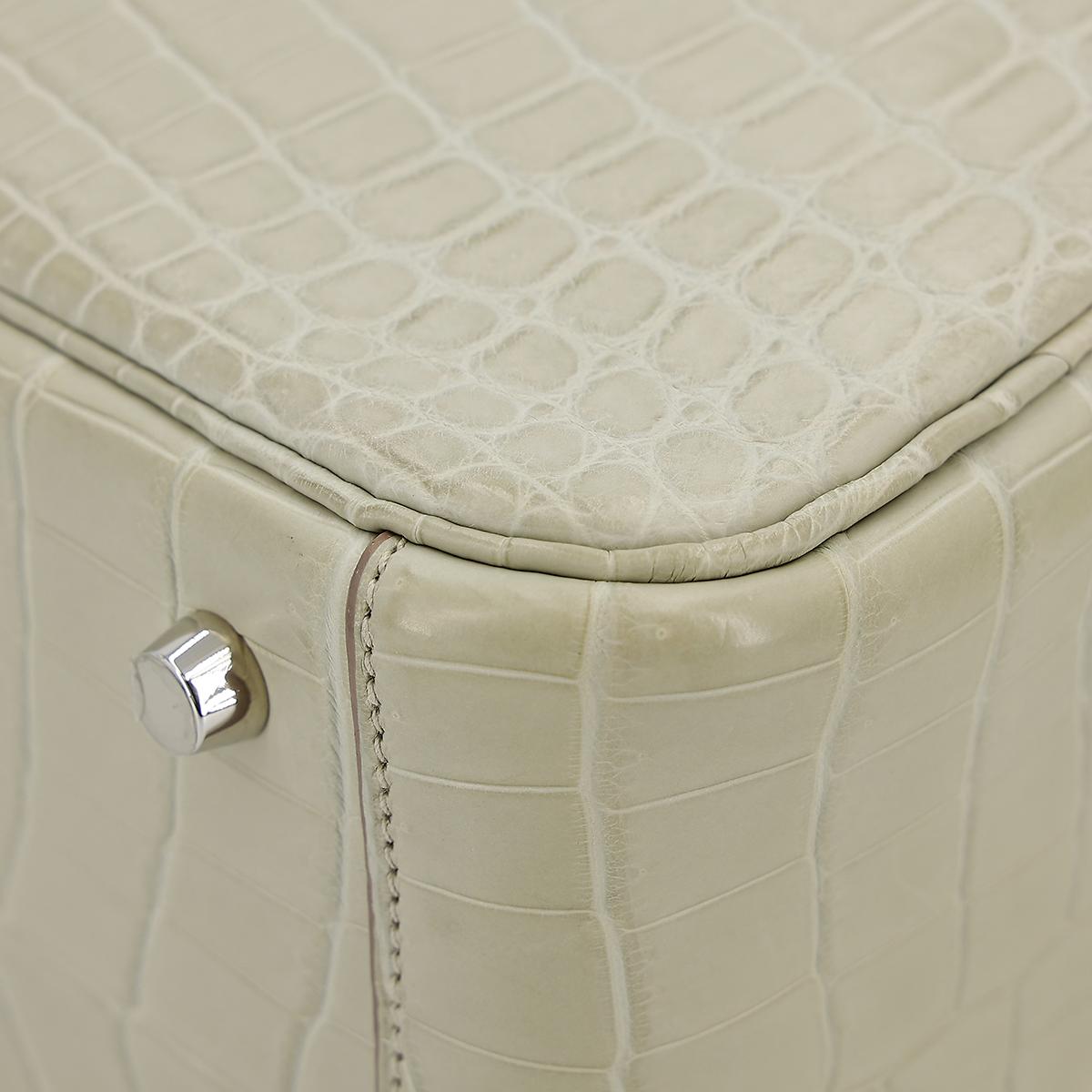 Very Good ( Rank A) HERMÈS Lindy 26 Beton (8L) Matte Niloticus Crocodile Palladium hardware X (2016) - 9