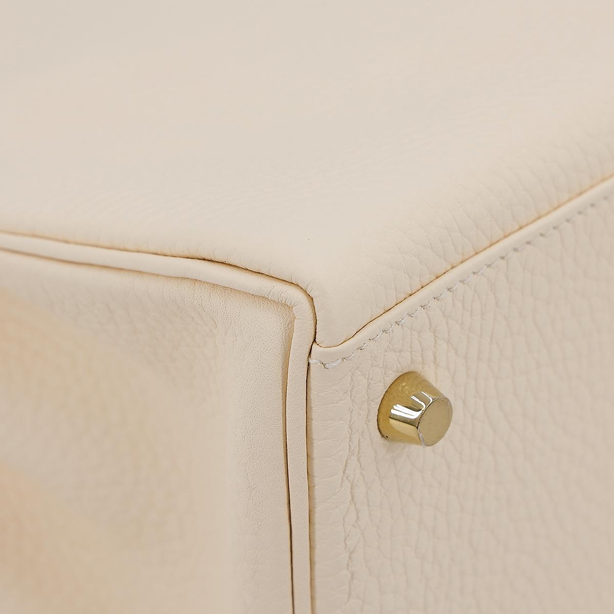 HERMÈS Kelly 28 handbag in Nata Clemence leather with Gold hardware - 10