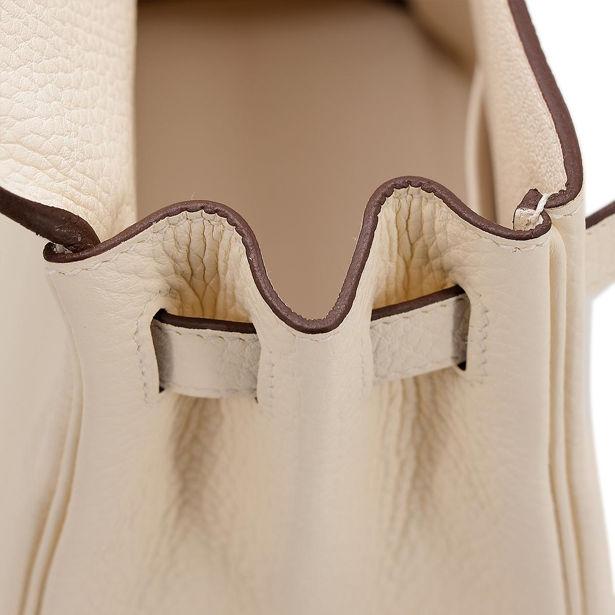 HERMÈS Kelly 28 handbag in Nata Clemence leather with Gold hardware - 17