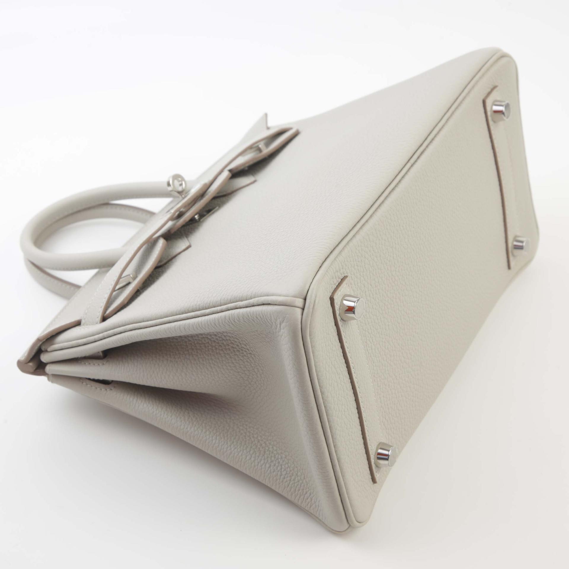 Excellent ( Rank SA ) HERMÈS Birkin 25 Verso Gris Perle (80) Nata (I2) Togo Palladium hardware U (2022) - 4