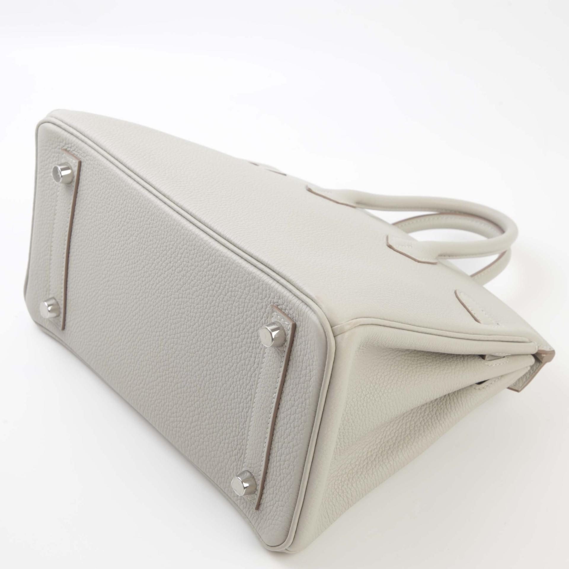 Excellent ( Rank SA ) HERMÈS Birkin 25 Verso Gris Perle (80) Nata (I2) Togo Palladium hardware U (2022) - 7