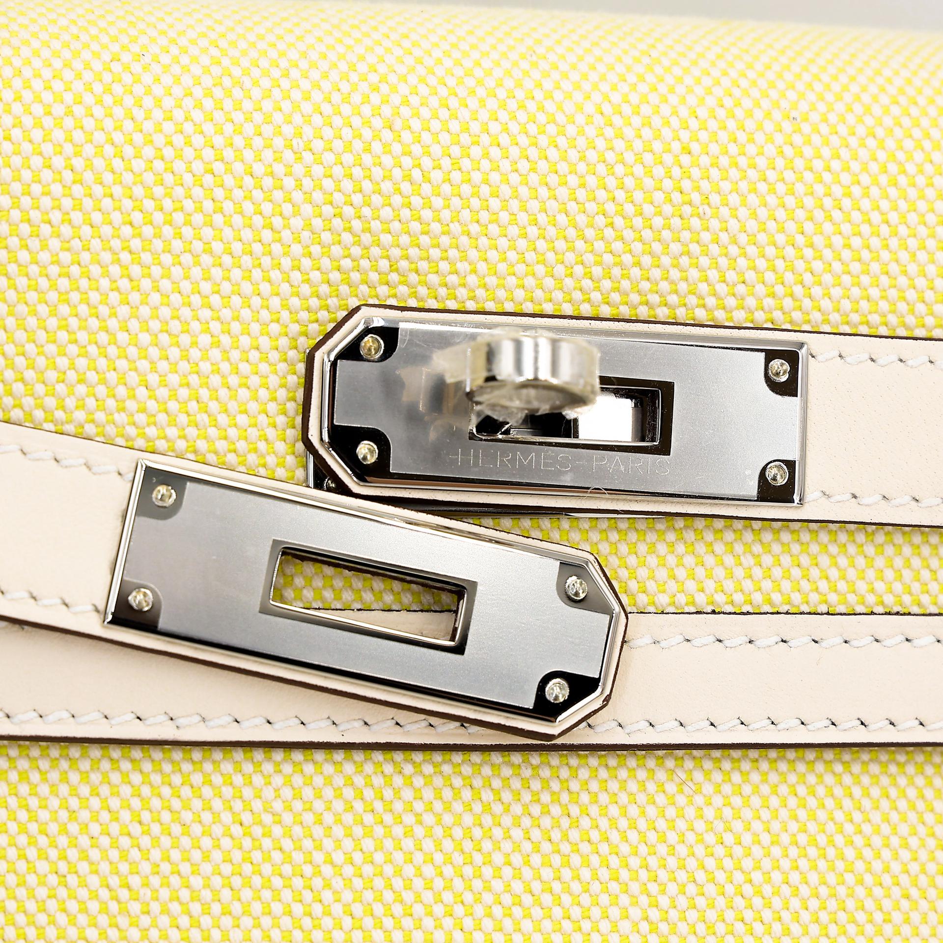 Excellent ( Rank SA ) HERMÈS Kelly 28 Sellier Jaune Citron (9N) Nata (I2) Swift Canvas Palladium hardware U (2022) - 9