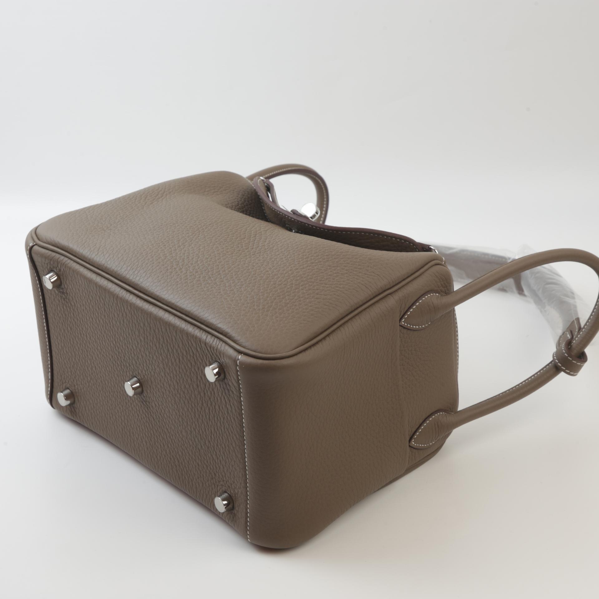 Brand New ( Rank N ) HERMÈS Lindy 26 Etoupe (18) Clemence Palladium hardware W (2024) - 8