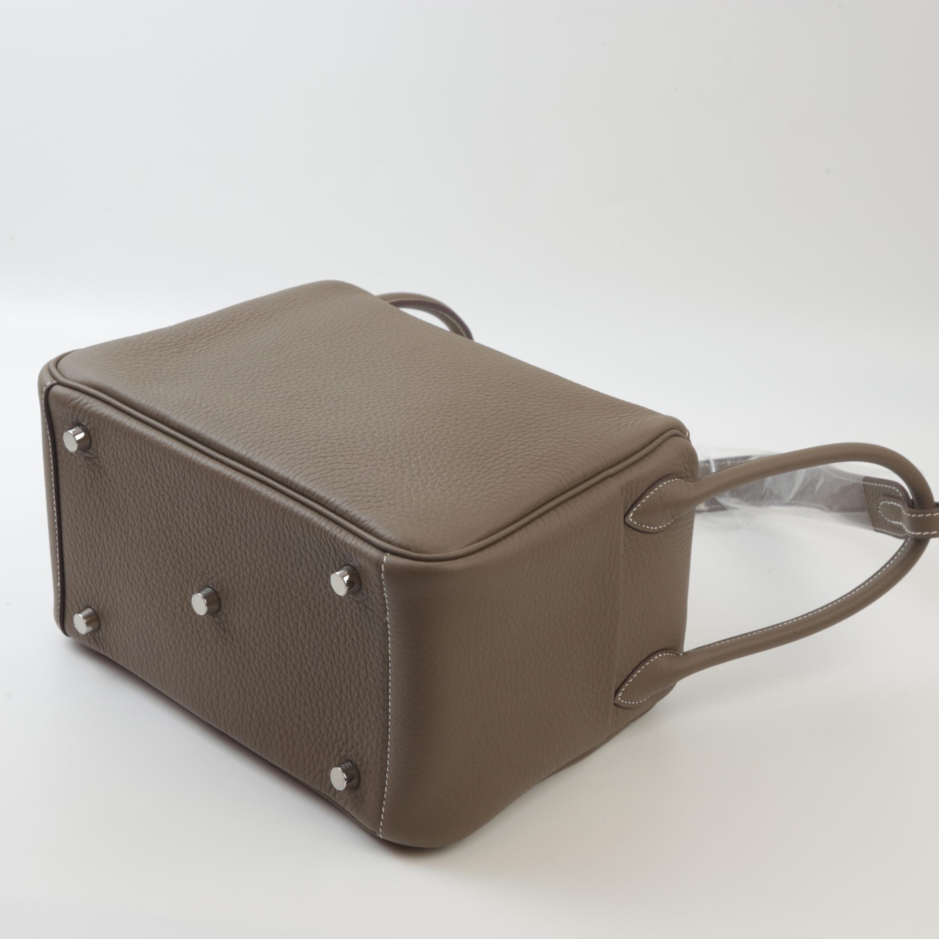 Brand New ( Rank N ) HERMÈS Lindy 26 Etoupe (18) Clemence Palladium hardware W (2024) - 10