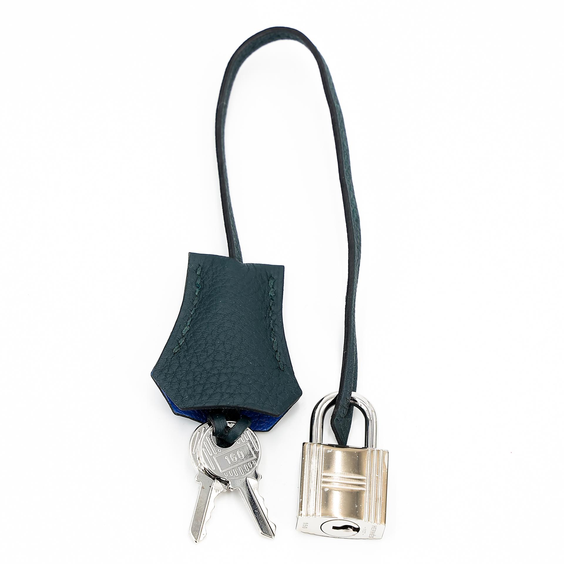 Excellent ( Rank SA ) HERMÈS Limited Edition Birkin 30 Officer Bleu Zellige (I7) Vert Cypress (6O) Togo Palladium hardware C (2018) - 17