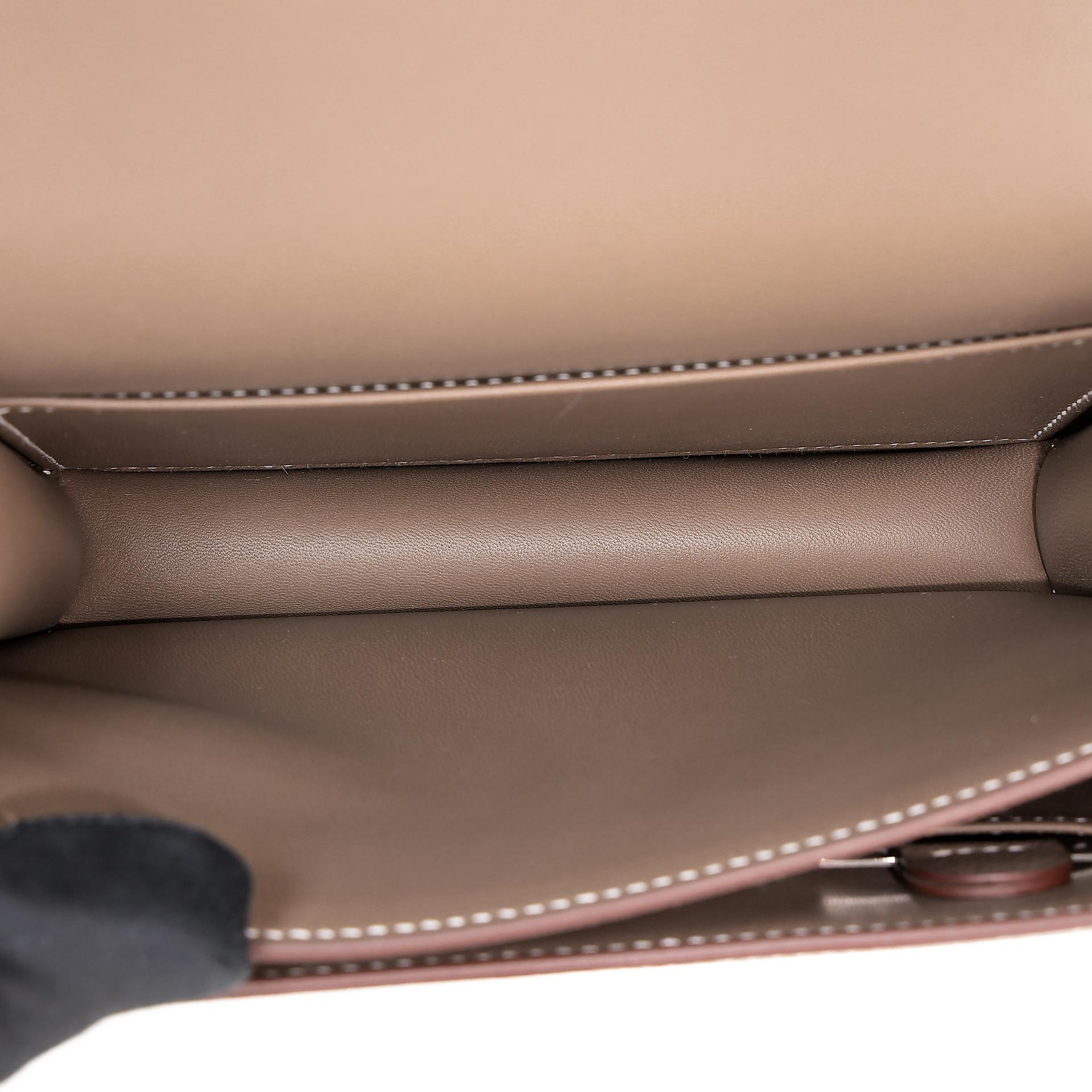 Unused ( Rank NS ) HERMÈS Constance Mini Etoupe (18) Epsom Gold hardware B (2023) - 11