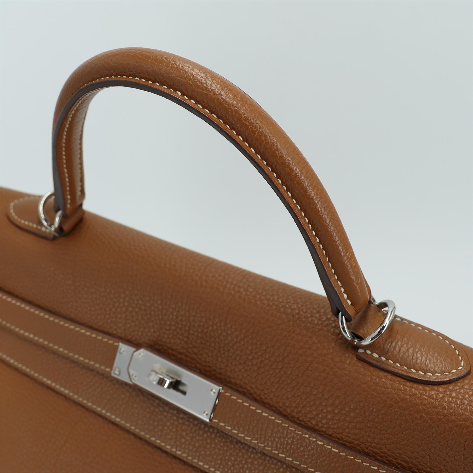 Very Good ( Rank A) HERMÈS Kelly 35 Gold (37) Clemence Palladium hardware Square O (2011) - 3
