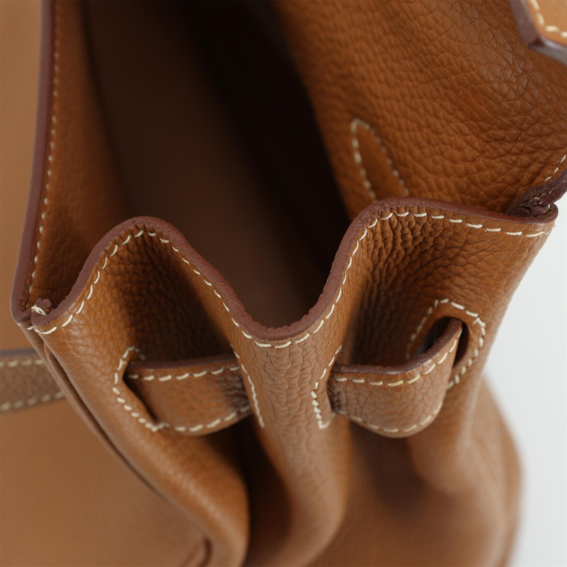 Very Good ( Rank A) HERMÈS Kelly 35 Gold (37) Clemence Palladium hardware Square O (2011) - 16