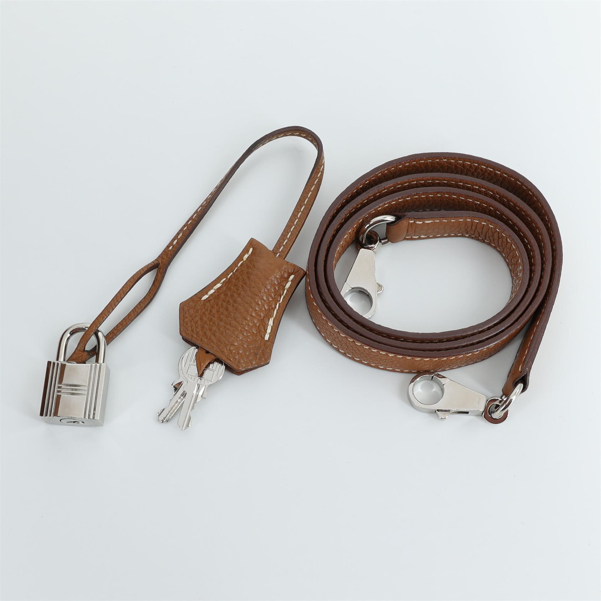 Very Good ( Rank A) HERMÈS Kelly 35 Gold (37) Clemence Palladium hardware Square O (2011) - 17