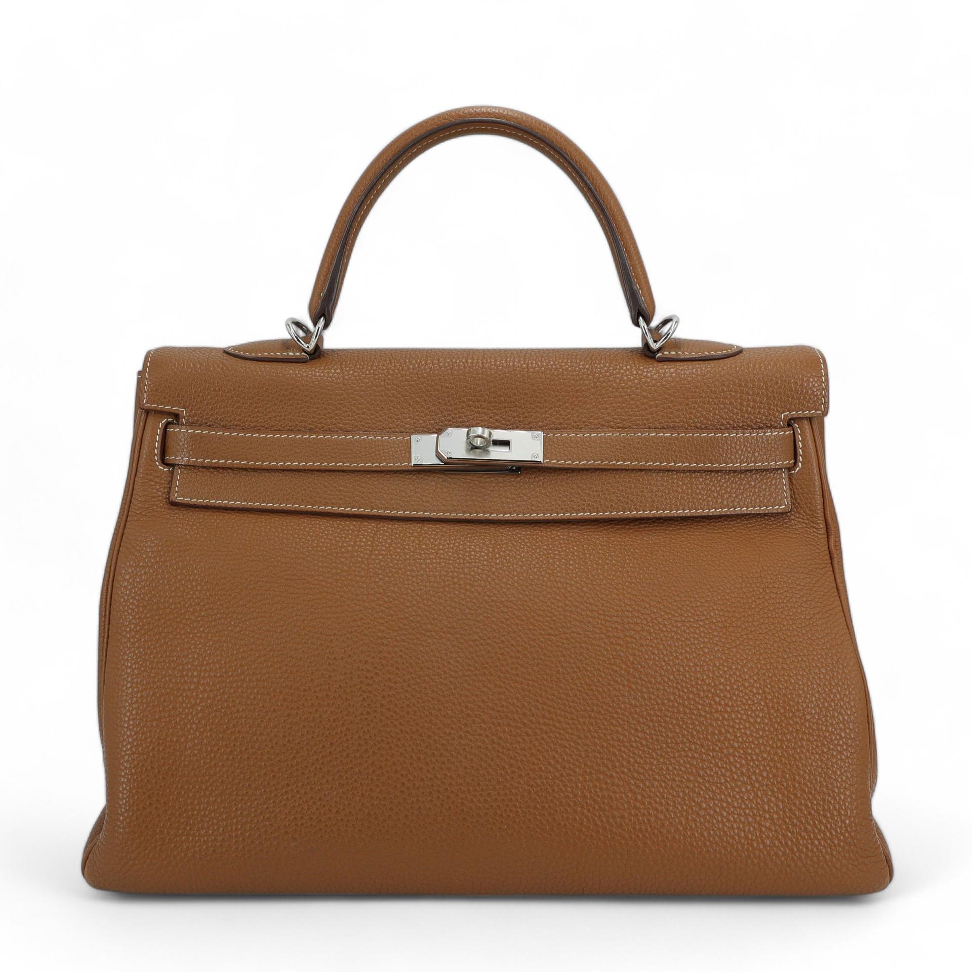 Very Good ( Rank A) HERMÈS Kelly 35 Gold (37) Clemence Palladium hardware Square O (2011) - 1