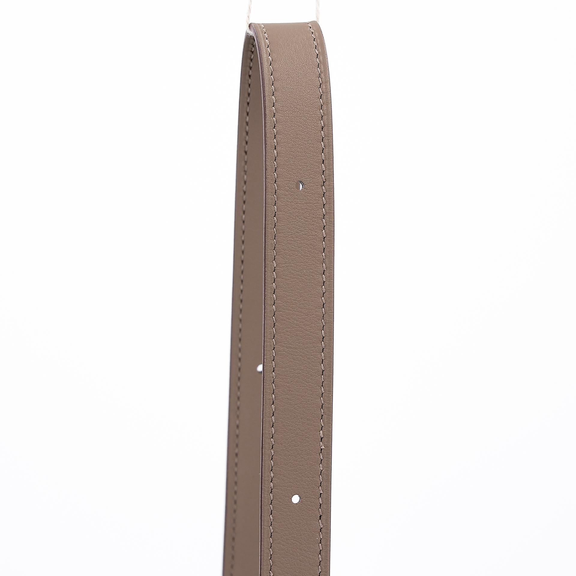 Very Good ( Rank A) HERMÈS Kelly Moove Etoupe (18) Swift Gold hardware B (2023) - 3