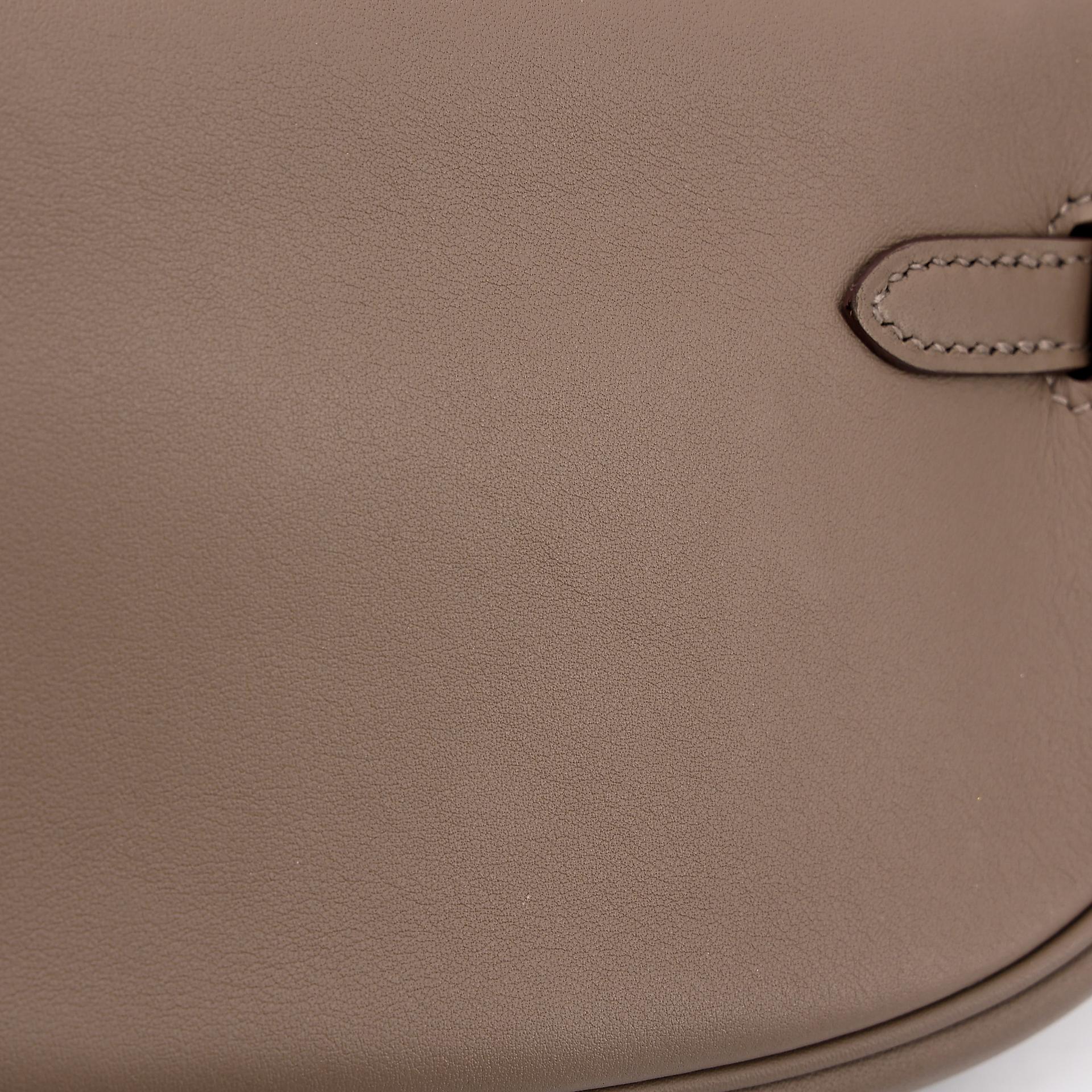 Very Good ( Rank A) HERMÈS Kelly Moove Etoupe (18) Swift Gold hardware B (2023) - 11