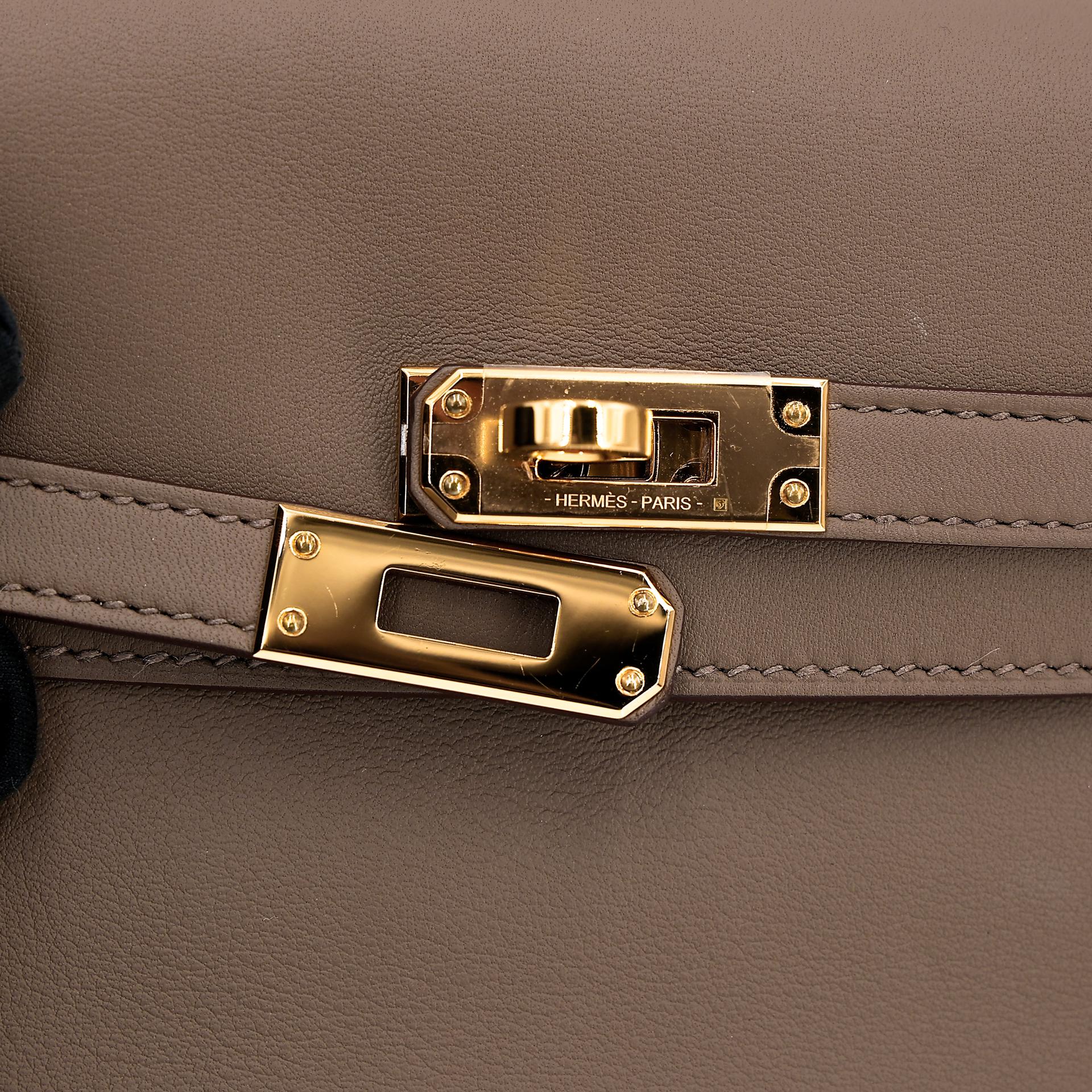Very Good ( Rank A) HERMÈS Kelly Moove Etoupe (18) Swift Gold hardware B (2023) - 13