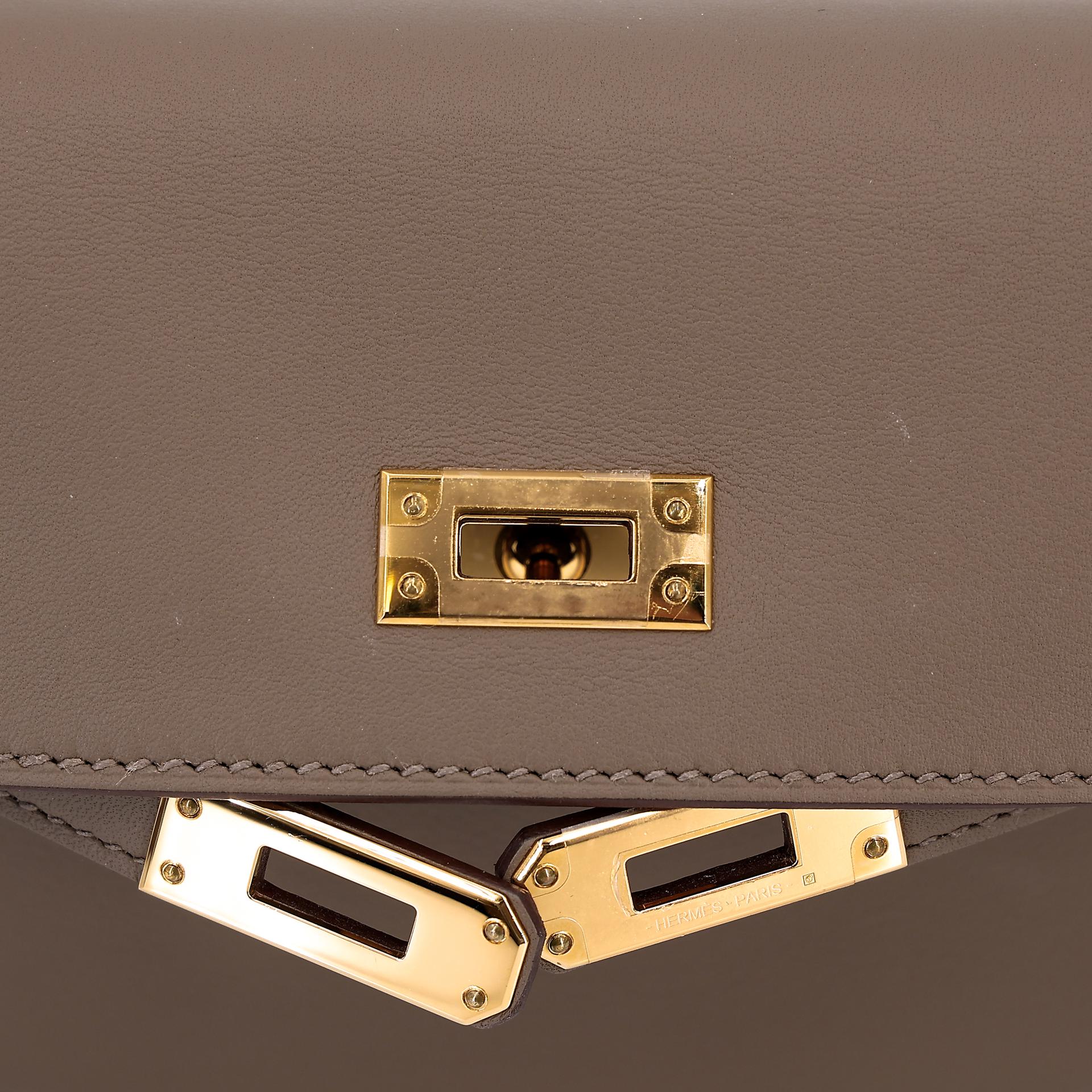Very Good ( Rank A) HERMÈS Kelly Moove Etoupe (18) Swift Gold hardware B (2023) - 15