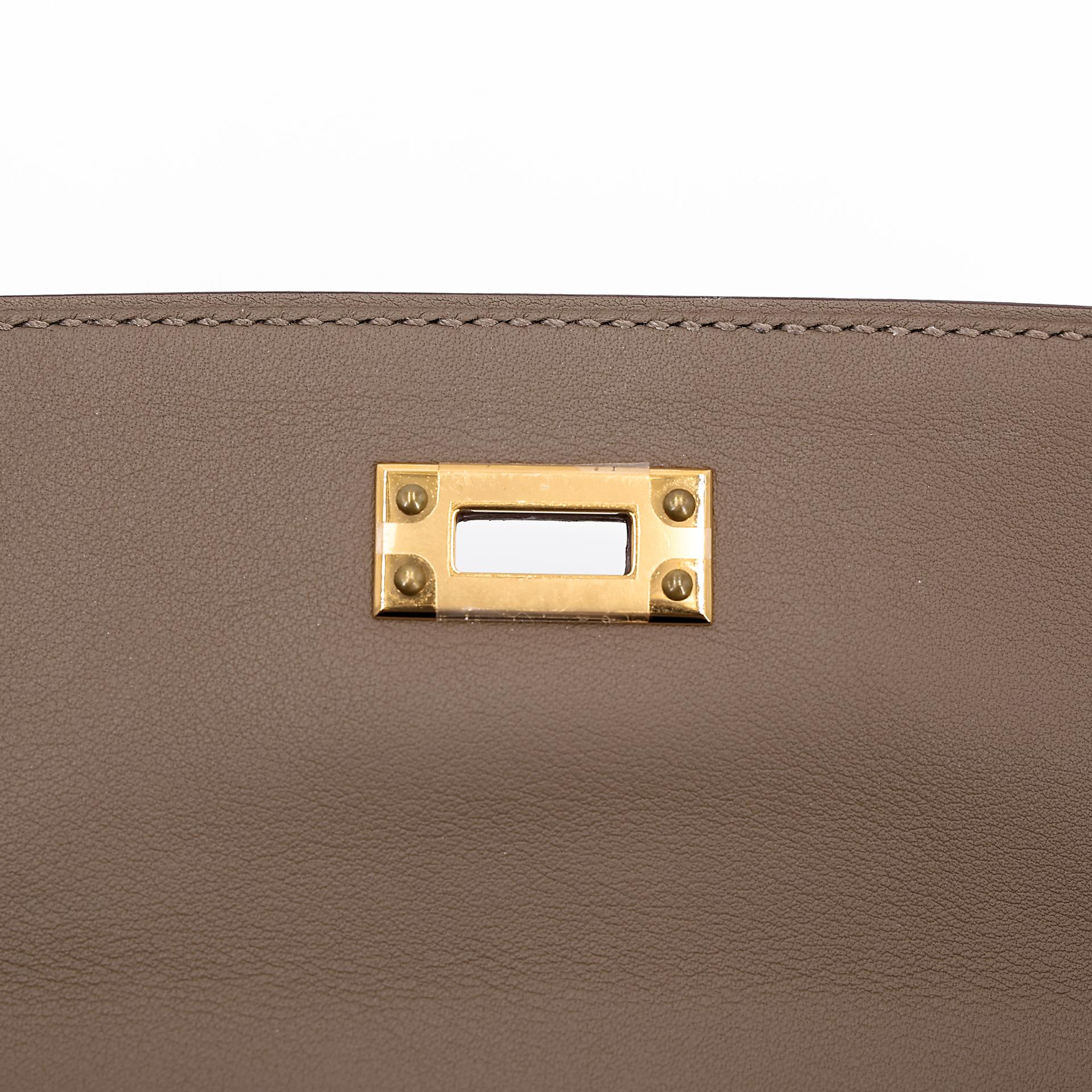Very Good ( Rank A) HERMÈS Kelly Moove Etoupe (18) Swift Gold hardware B (2023) - 16