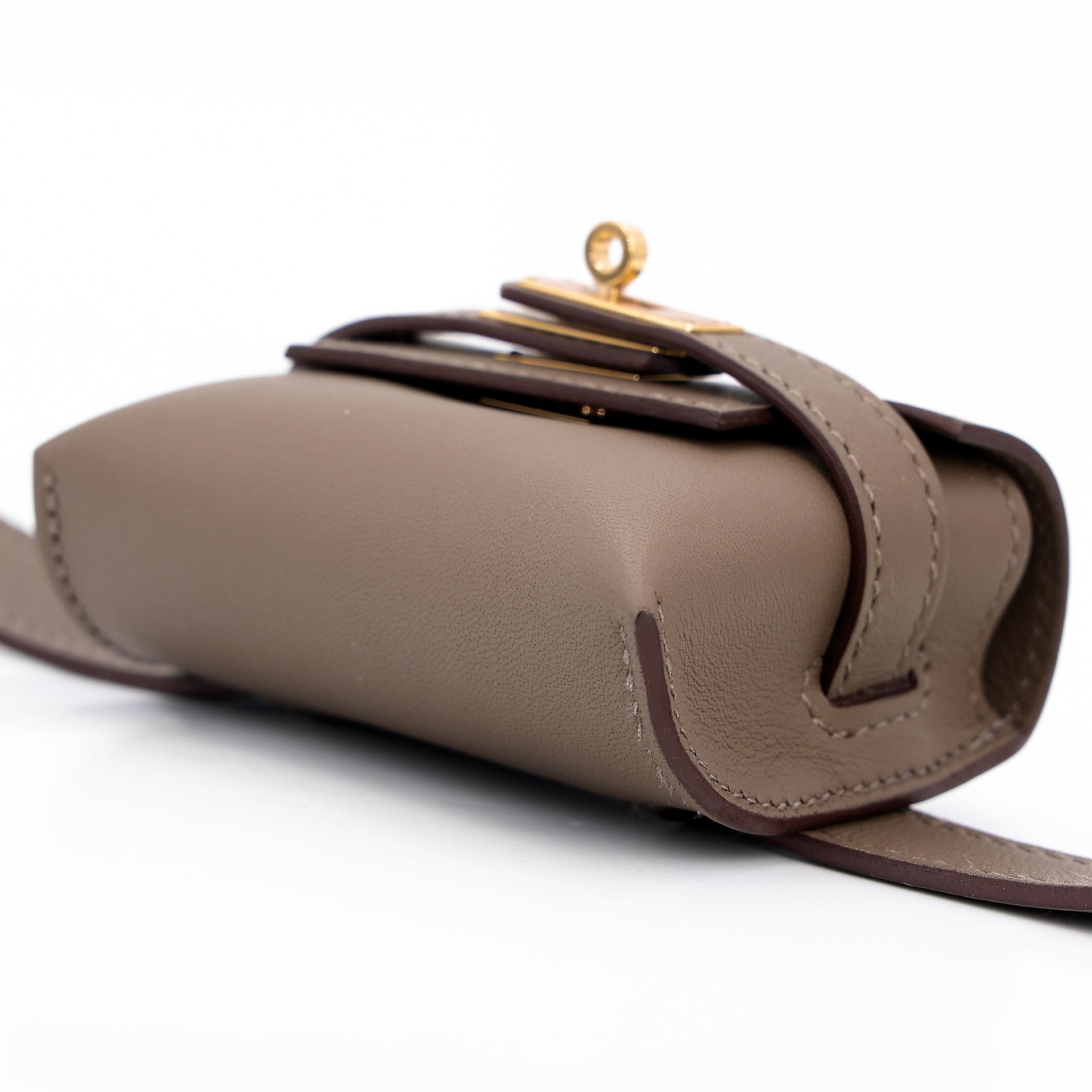 Very Good ( Rank A) HERMÈS Kelly Moove Etoupe (18) Swift Gold hardware B (2023) - 25