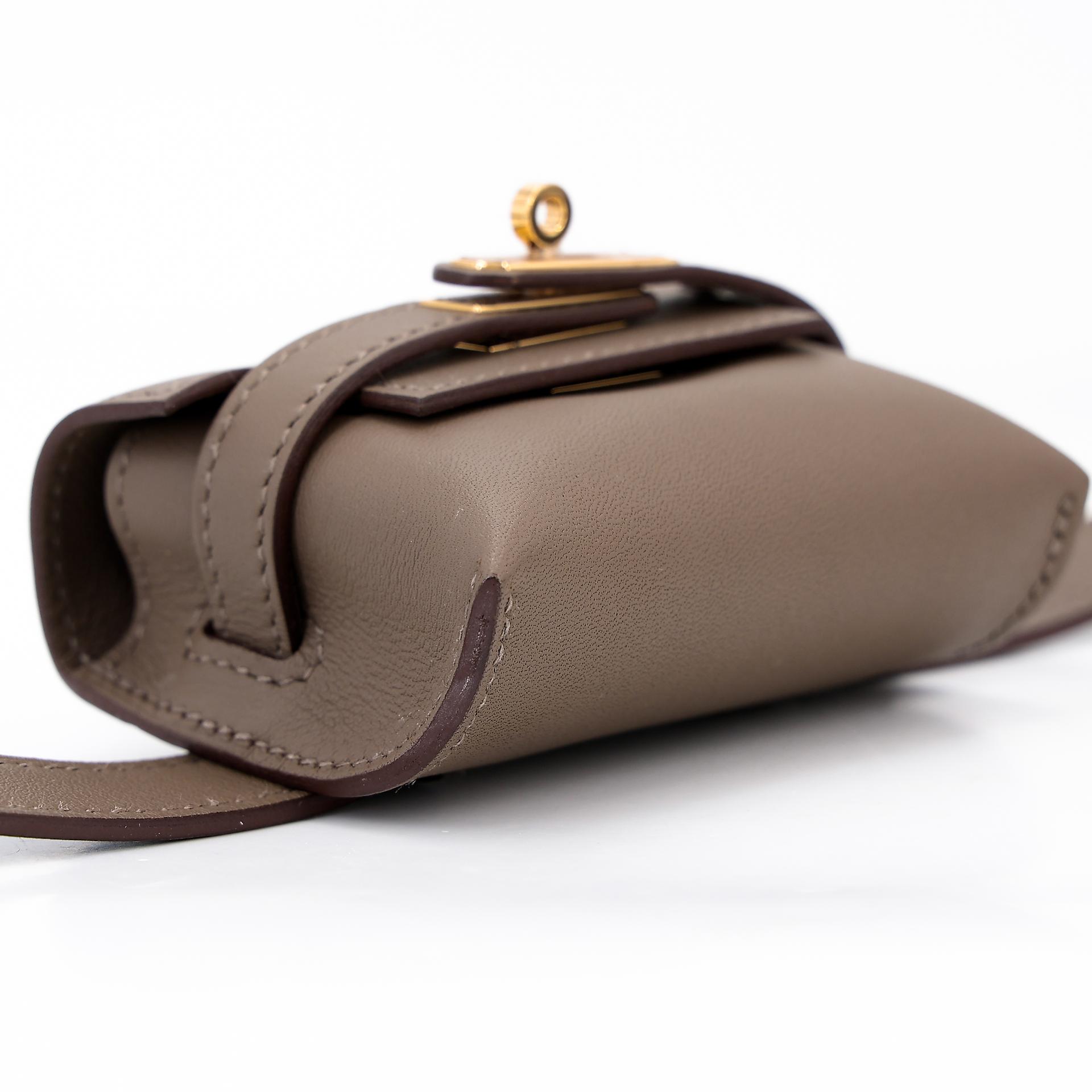 Very Good ( Rank A) HERMÈS Kelly Moove Etoupe (18) Swift Gold hardware B (2023) - 26