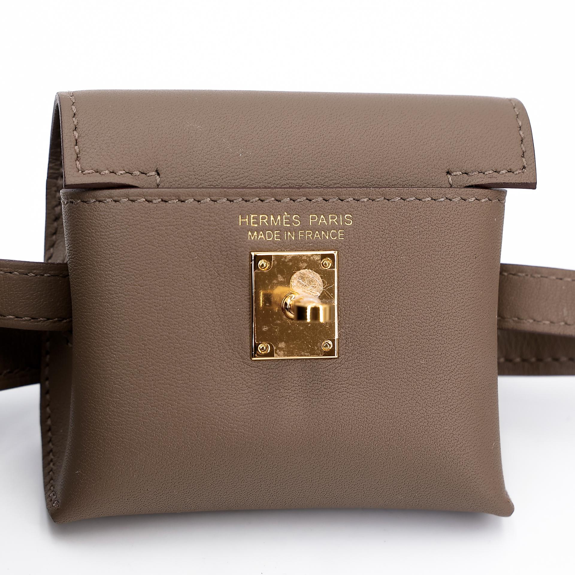 Very Good ( Rank A) HERMÈS Kelly Moove Etoupe (18) Swift Gold hardware B (2023) - 32