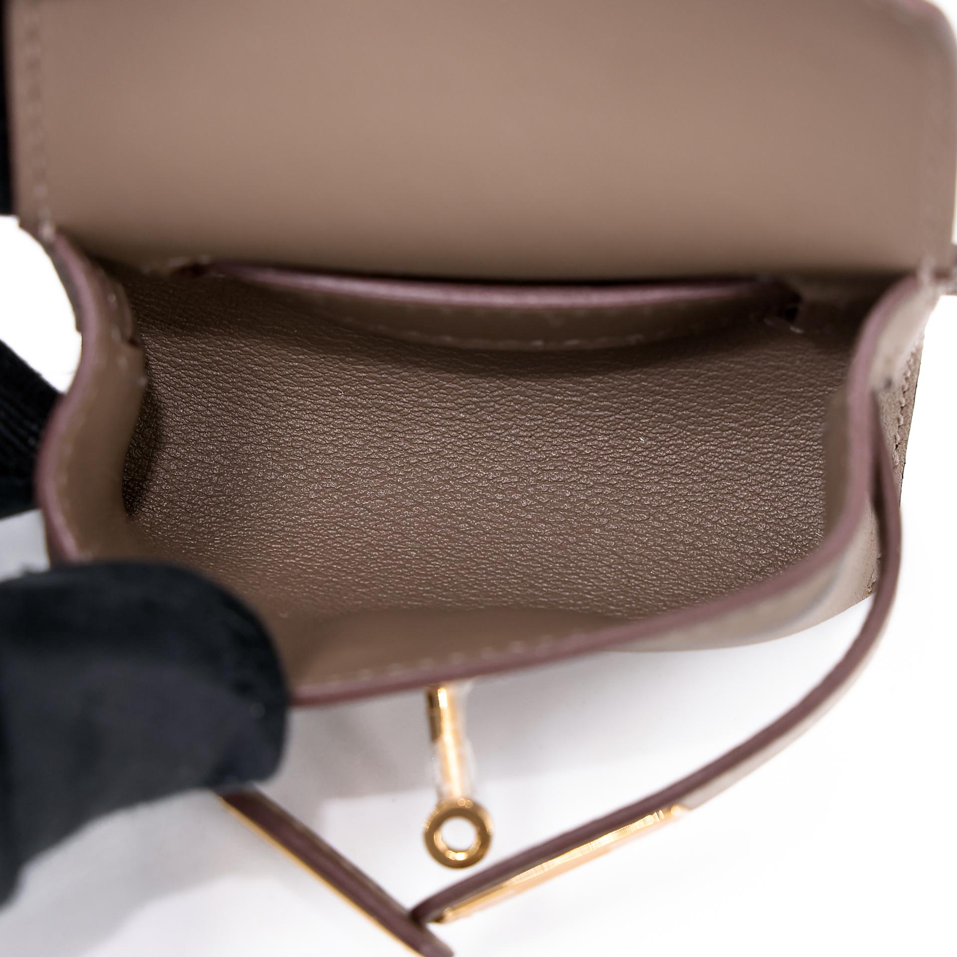 Very Good ( Rank A) HERMÈS Kelly Moove Etoupe (18) Swift Gold hardware B (2023) - 35