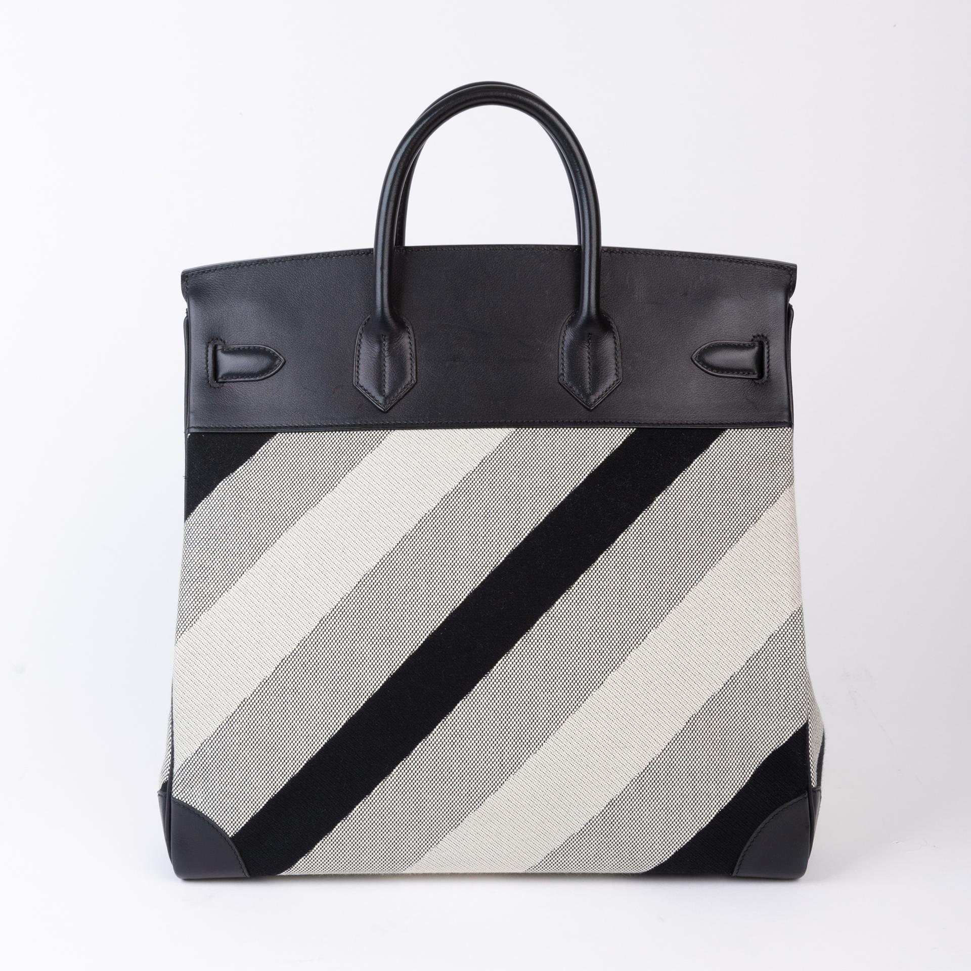 Very Good ( Rank A) HERMÈS Haut à Courroies HAC 40 Black (89) Canvas Evercolor Palladium hardware Y (2020) - 2