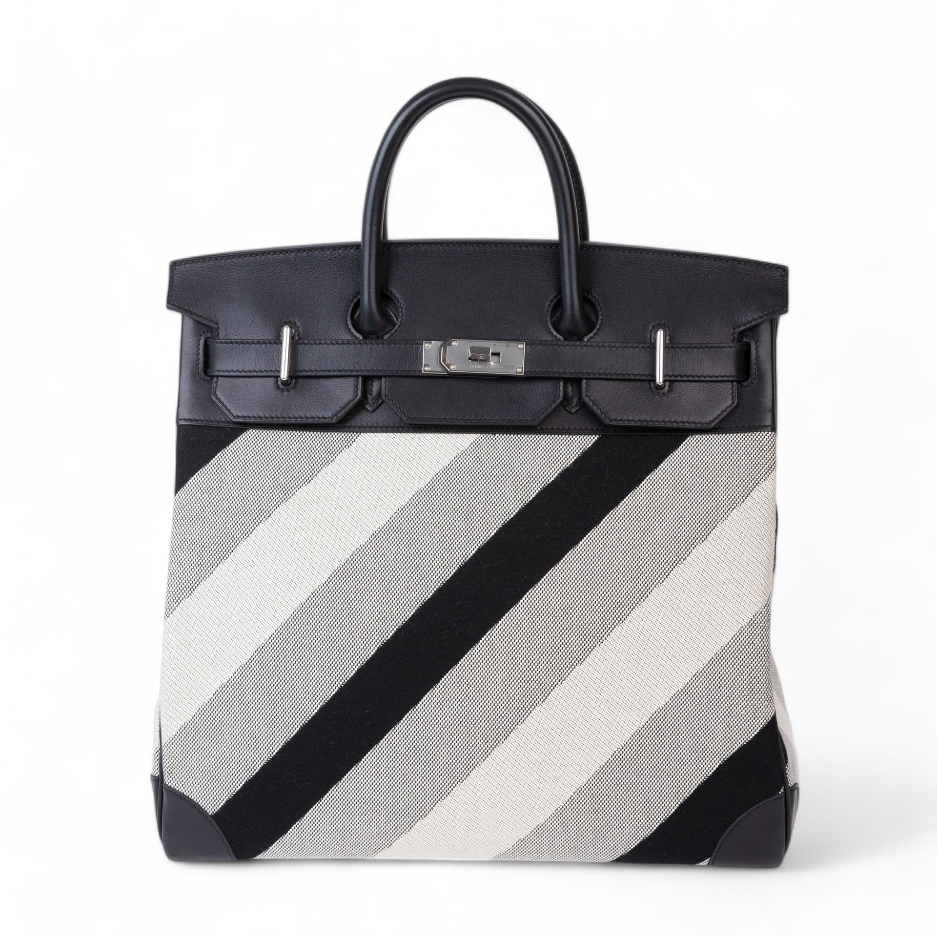Very Good ( Rank A) HERMÈS Haut à Courroies HAC 40 Black (89) Canvas Evercolor Palladium hardware Y (2020) - 1