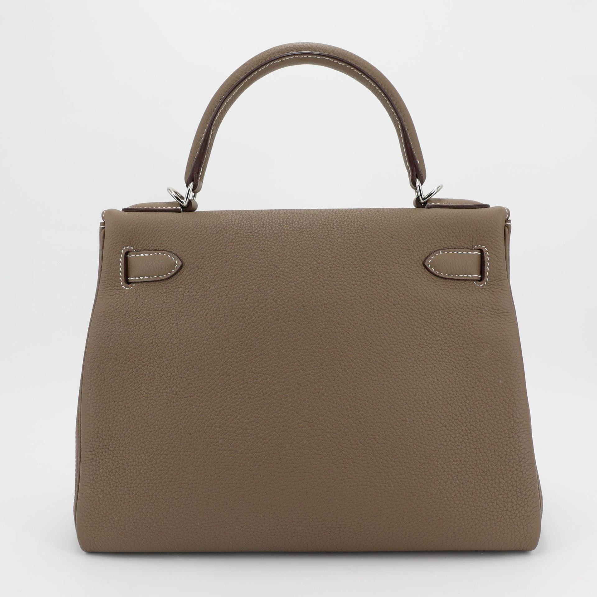 Excellent ( Rank SA ) HERMÈS Kelly 28 Etoupe (18) Togo Palladium hardware Y (2020) - 2