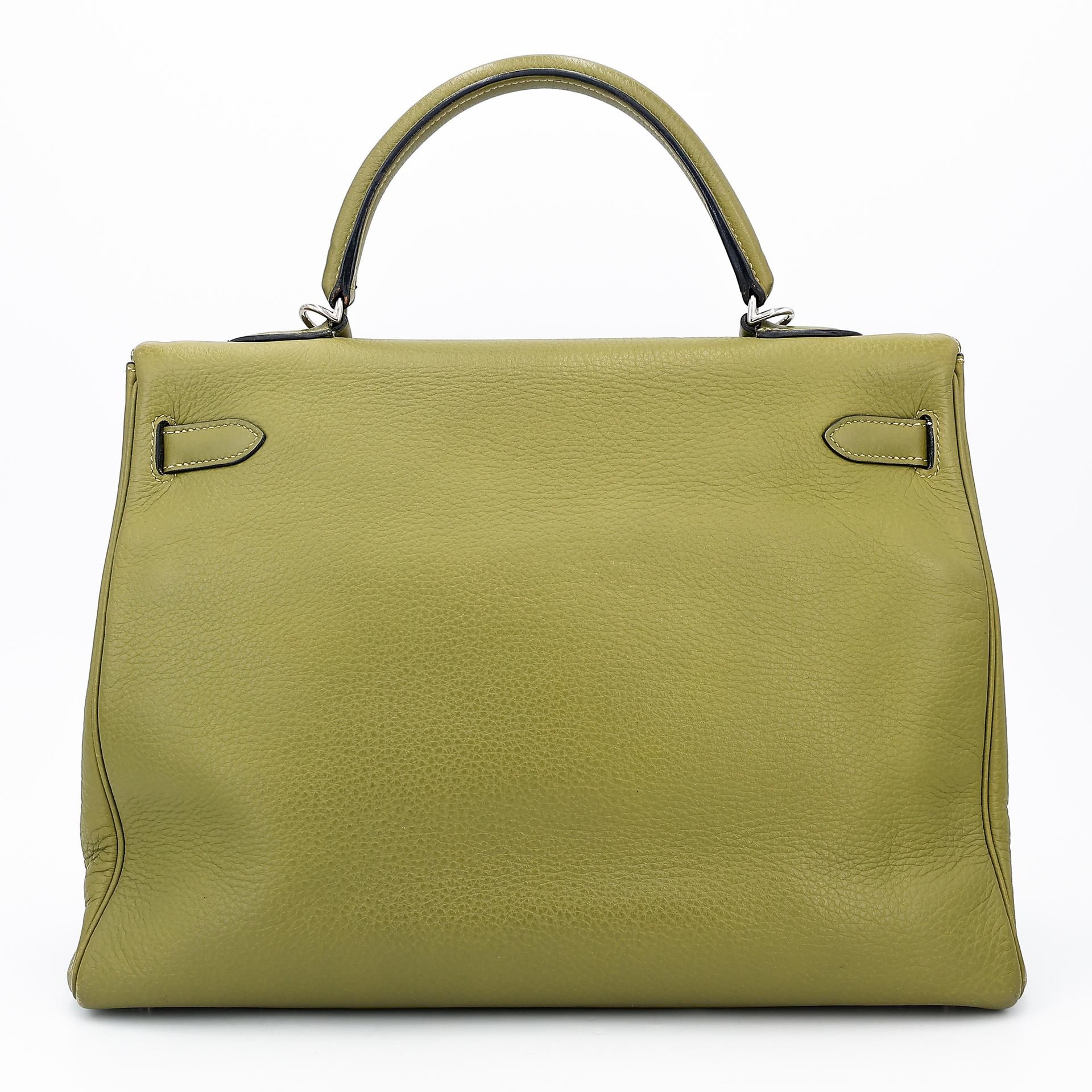 Good ( Rank AB) HERMÈS Kelly 35 Vert Anis (66) Clemence Palladium hardware Square J (2006) - 2