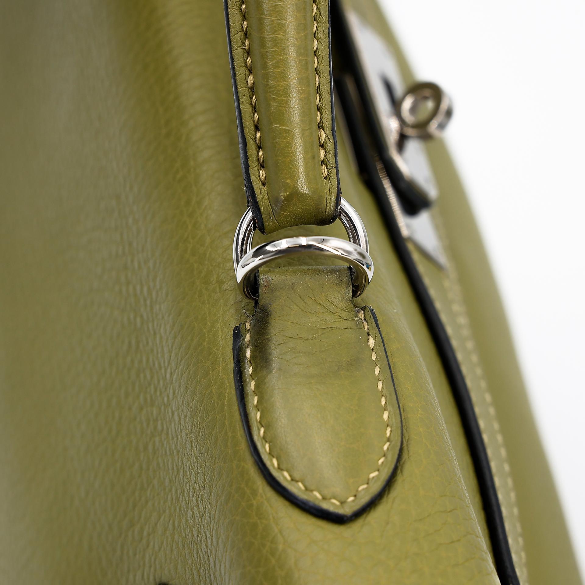 Good ( Rank AB) HERMÈS Kelly 35 Vert Anis (66) Clemence Palladium hardware Square J (2006) - 5