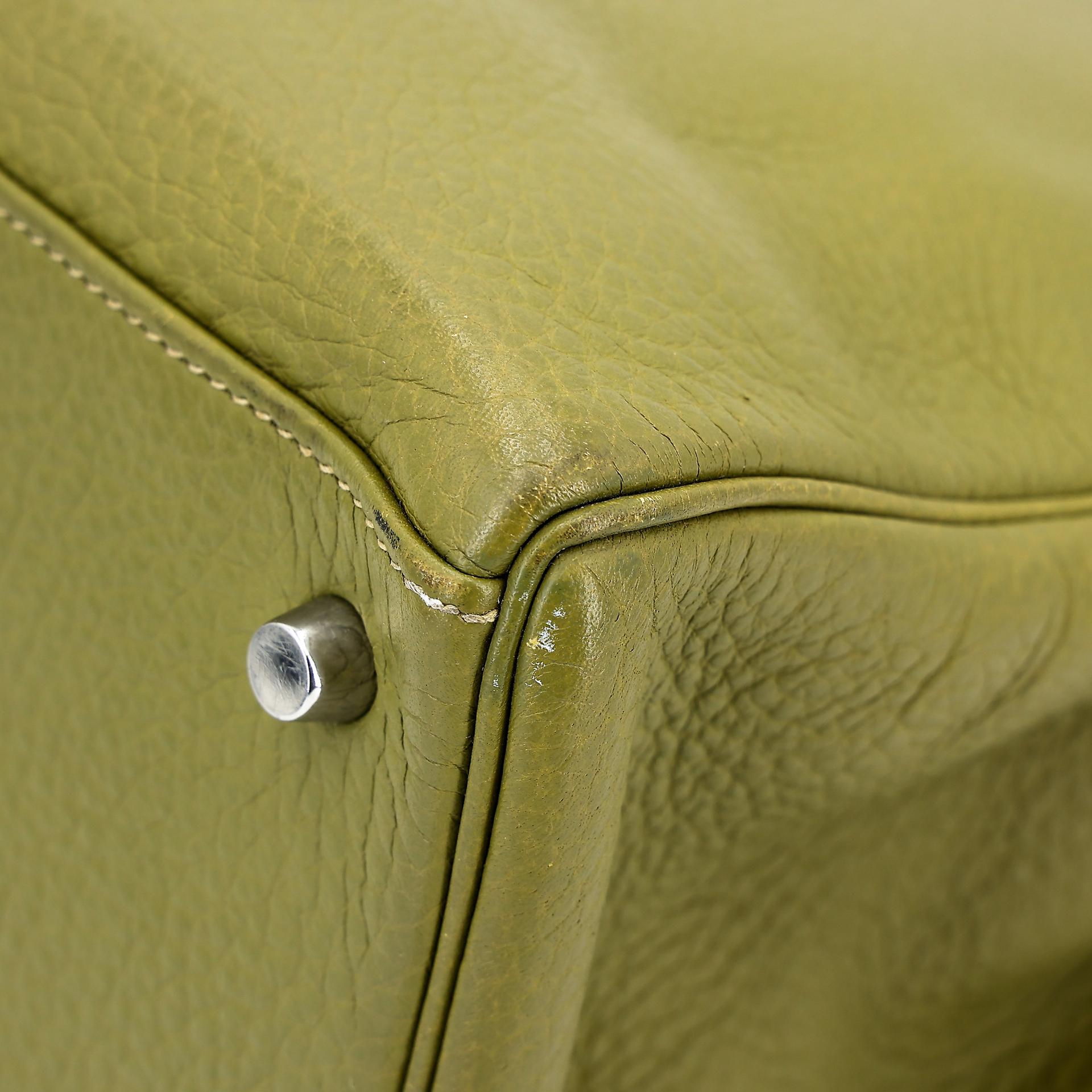 Good ( Rank AB) HERMÈS Kelly 35 Vert Anis (66) Clemence Palladium hardware Square J (2006) - 17