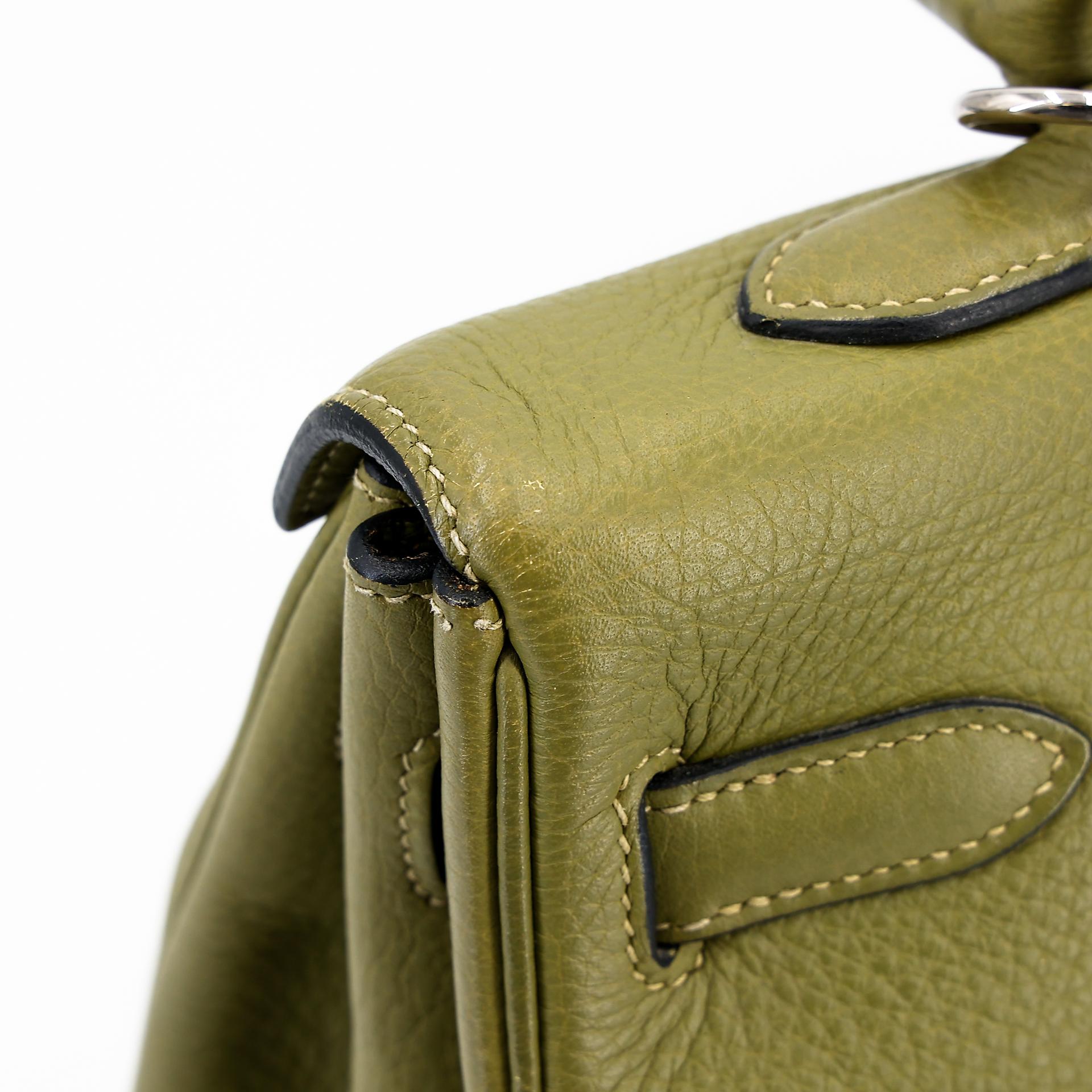 Good ( Rank AB) HERMÈS Kelly 35 Vert Anis (66) Clemence Palladium hardware Square J (2006) - 19