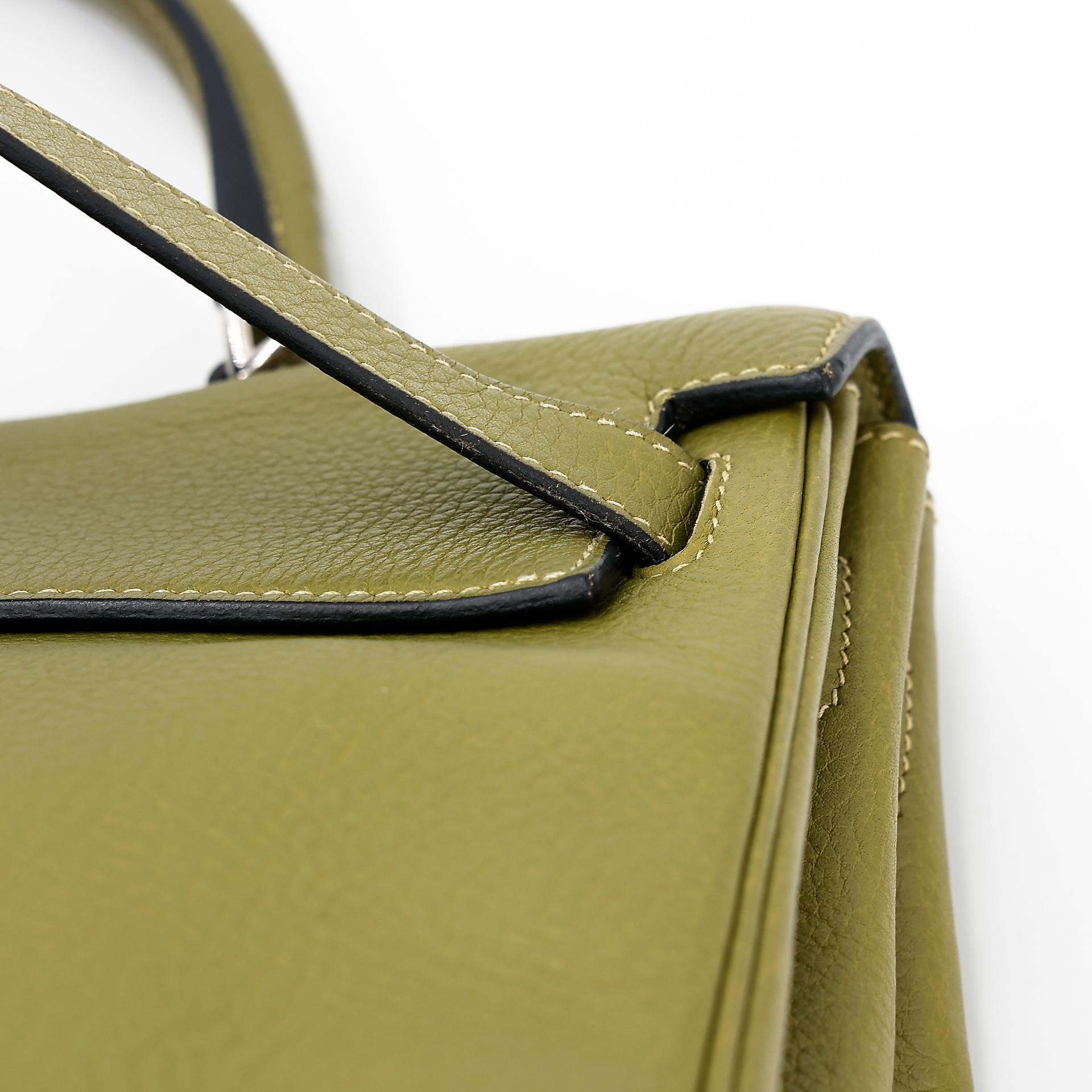 Good ( Rank AB) HERMÈS Kelly 35 Vert Anis (66) Clemence Palladium hardware Square J (2006) - 24