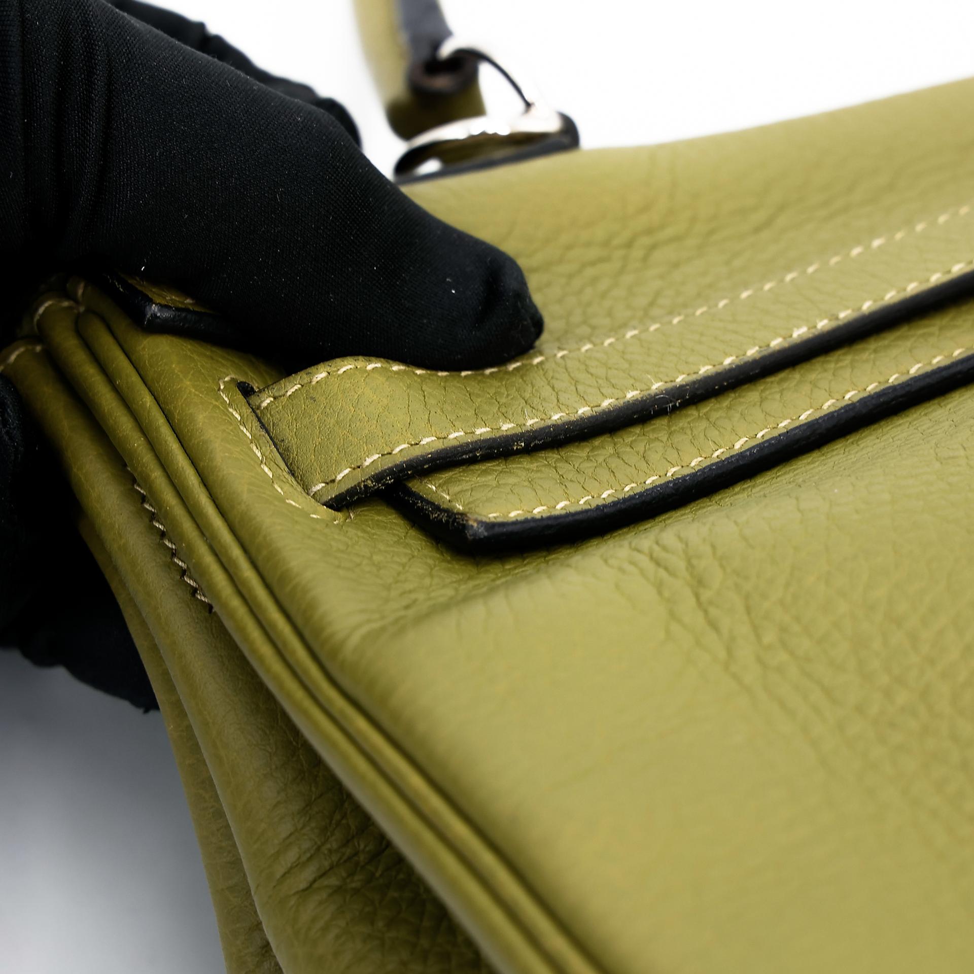 Good ( Rank AB) HERMÈS Kelly 35 Vert Anis (66) Clemence Palladium hardware Square J (2006) - 25