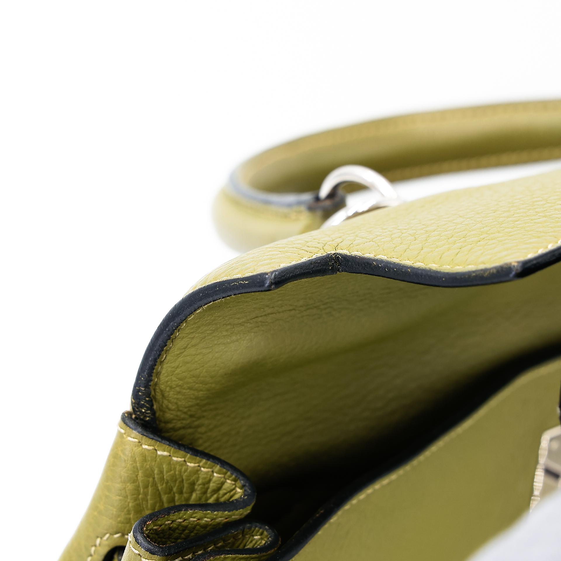 Good ( Rank AB) HERMÈS Kelly 35 Vert Anis (66) Clemence Palladium hardware Square J (2006) - 37