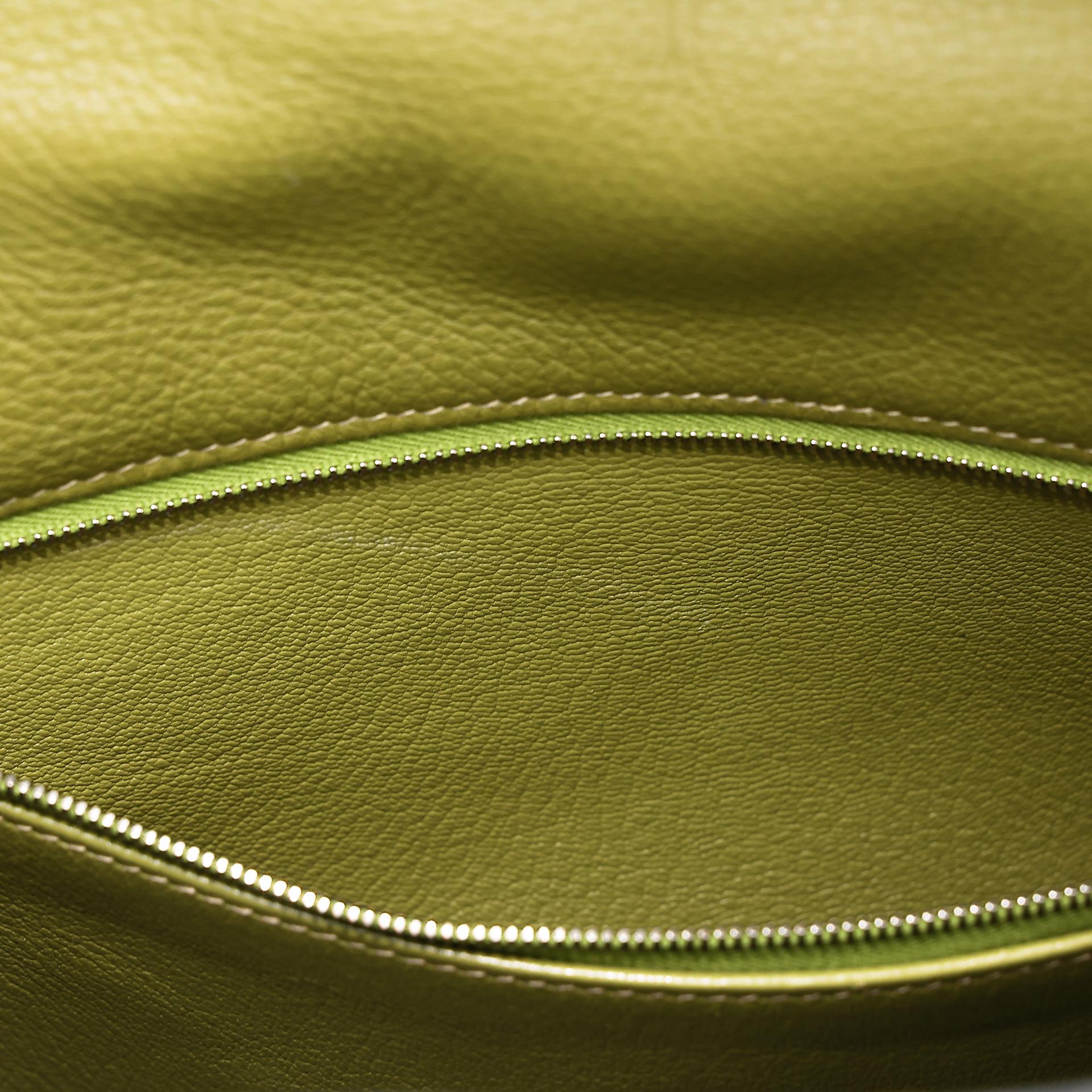 Good ( Rank AB) HERMÈS Kelly 35 Vert Anis (66) Clemence Palladium hardware Square J (2006) - 43