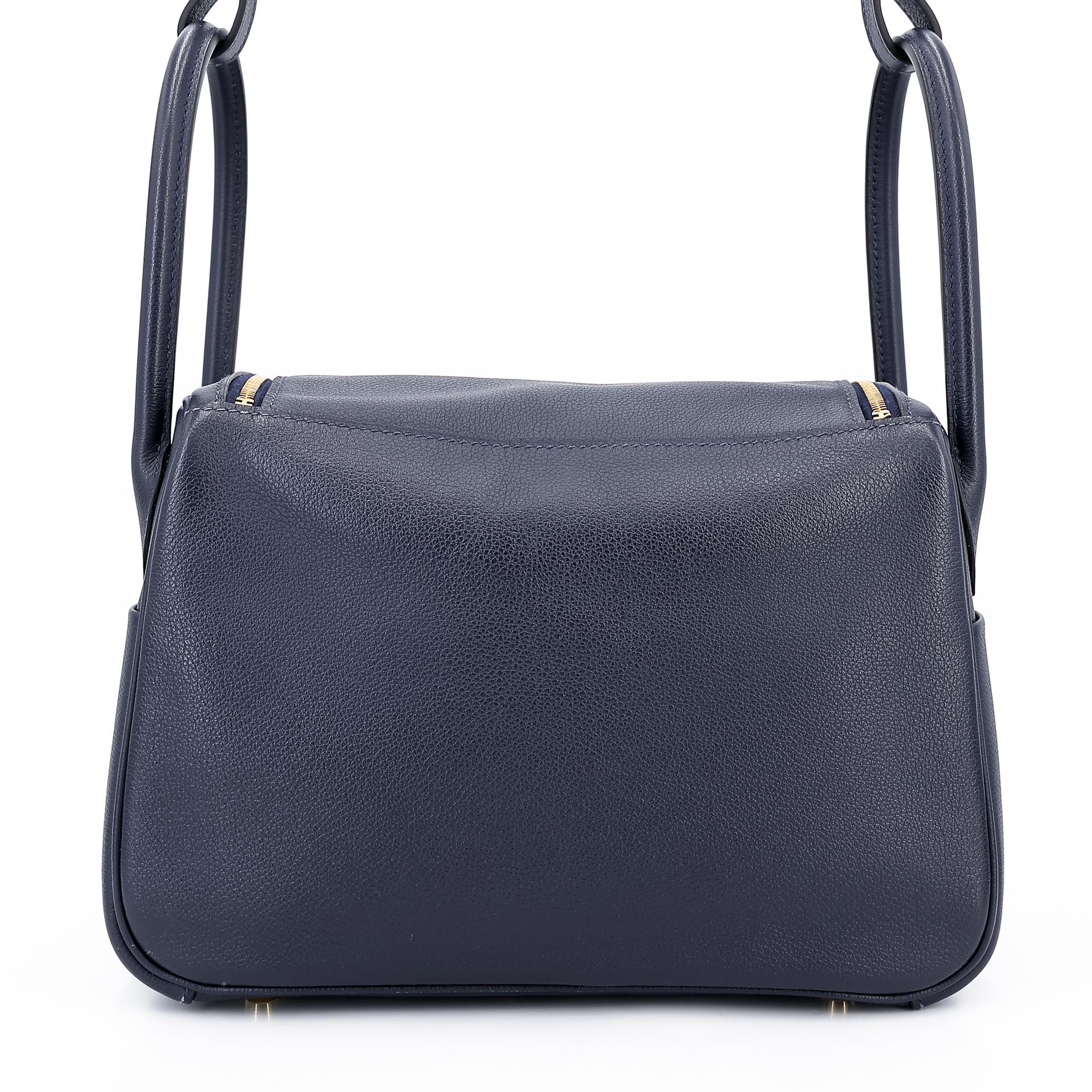 Very Good ( Rank A) HERMÈS Lindy 26 Bleu Nuit (2Z) Evercolor Gold hardware U (2022) - 2